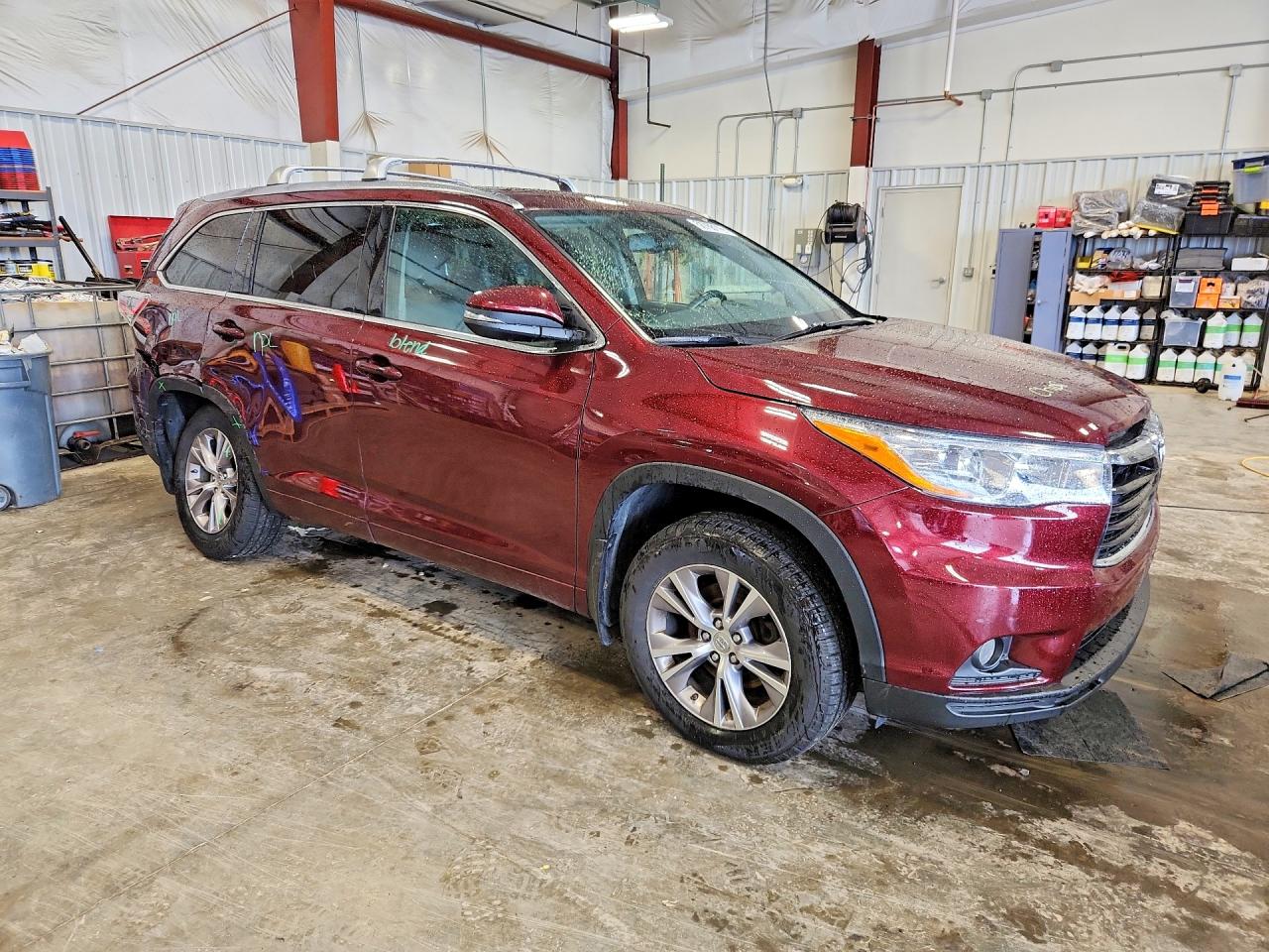 2015 Toyota Highlander Xle Maroon vin: 5TDJKRFH5FS148084