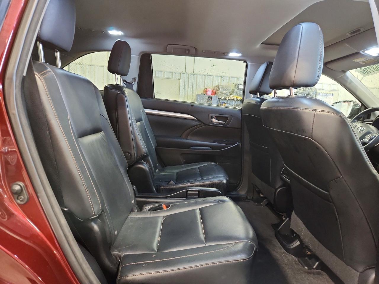2015 Toyota Highlander Xle Maroon vin: 5TDJKRFH5FS148084