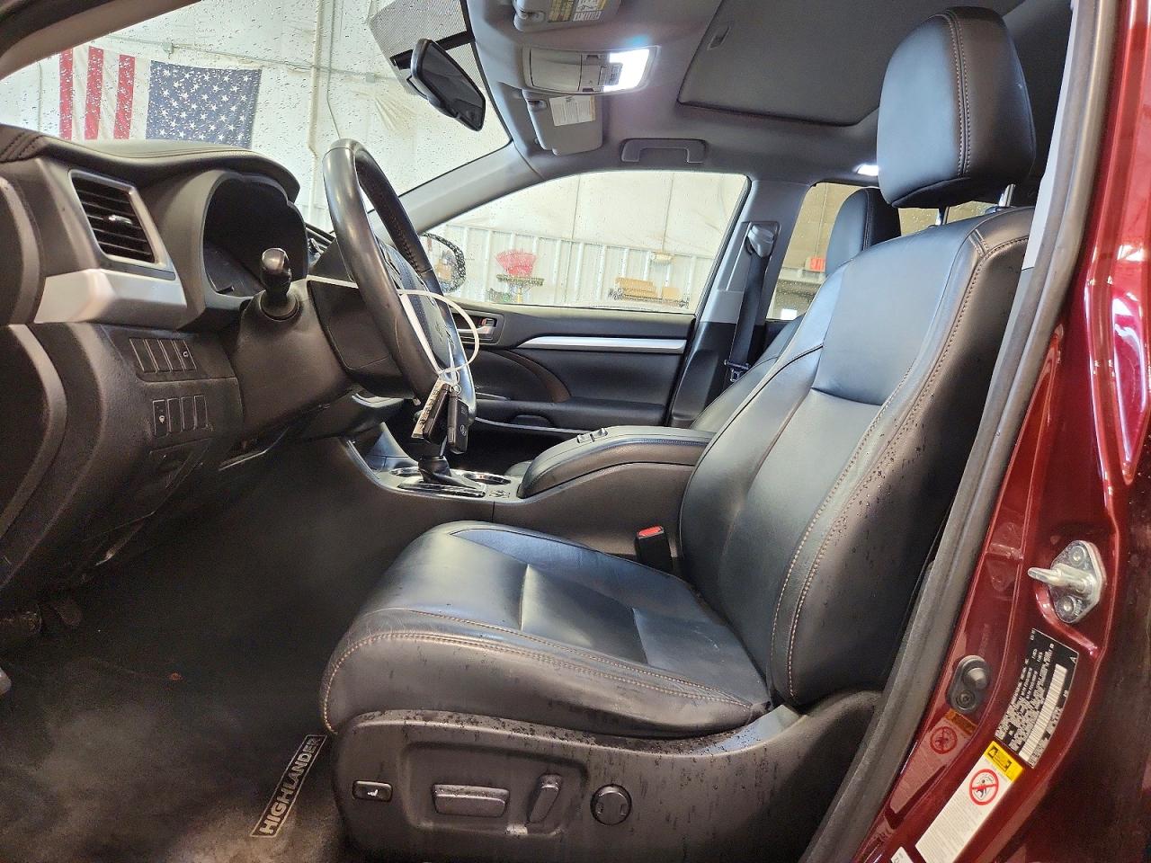 2015 Toyota Highlander Xle Maroon vin: 5TDJKRFH5FS148084