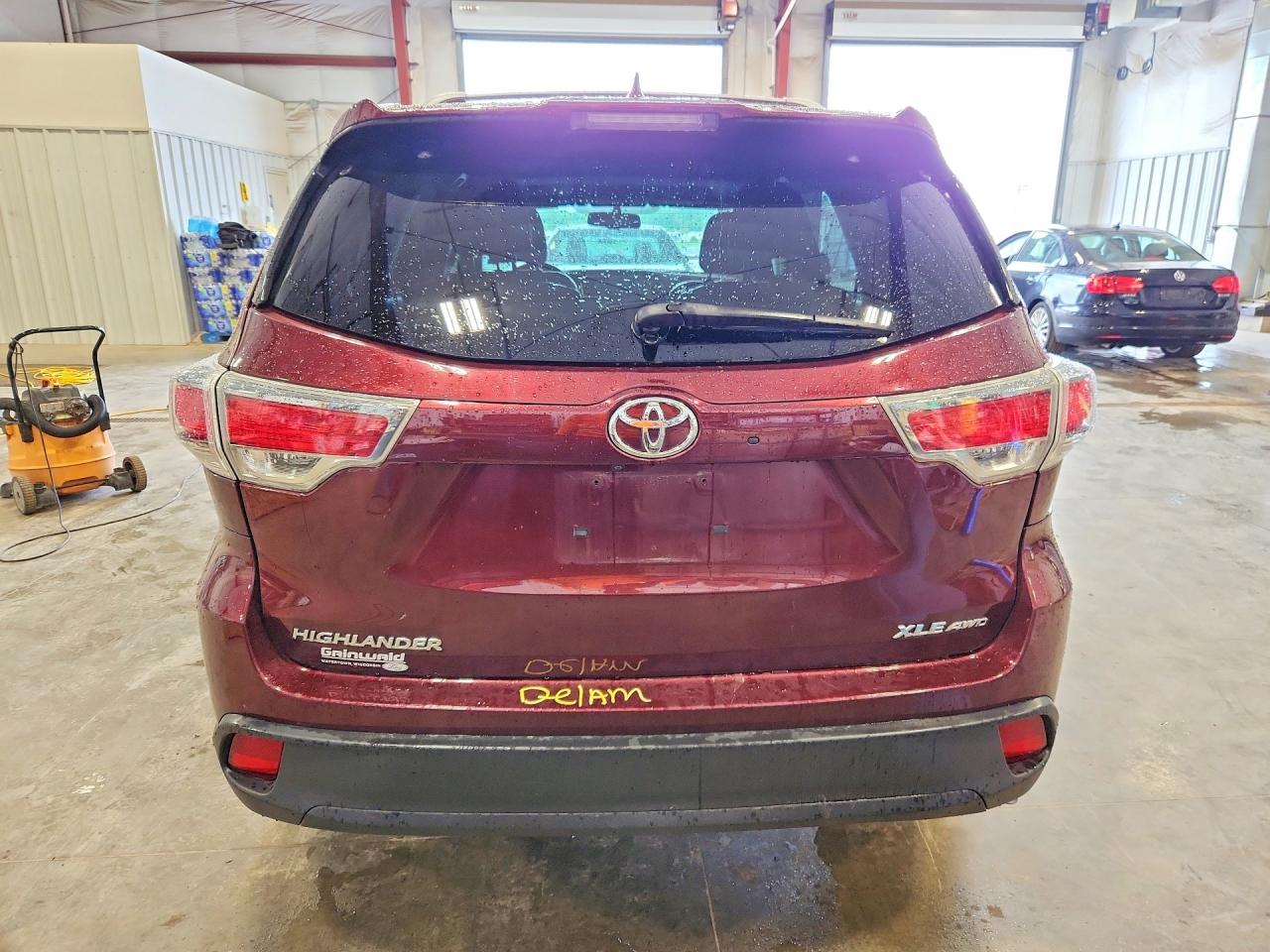 2015 Toyota Highlander Xle Maroon vin: 5TDJKRFH5FS148084