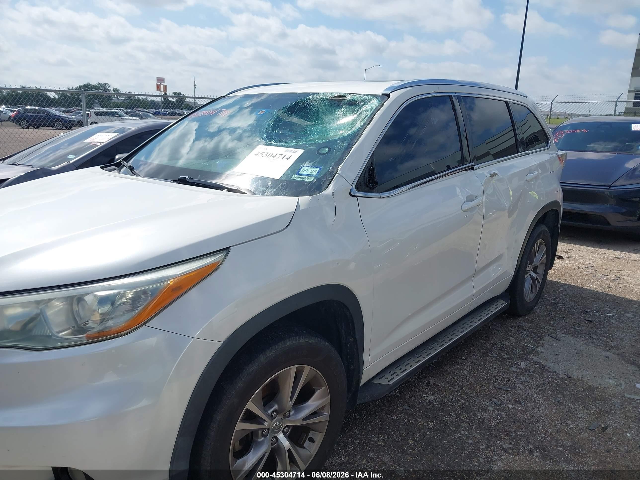 2015 Toyota Highlander Xle V6 White vin: 5TDJKRFH5FS149655