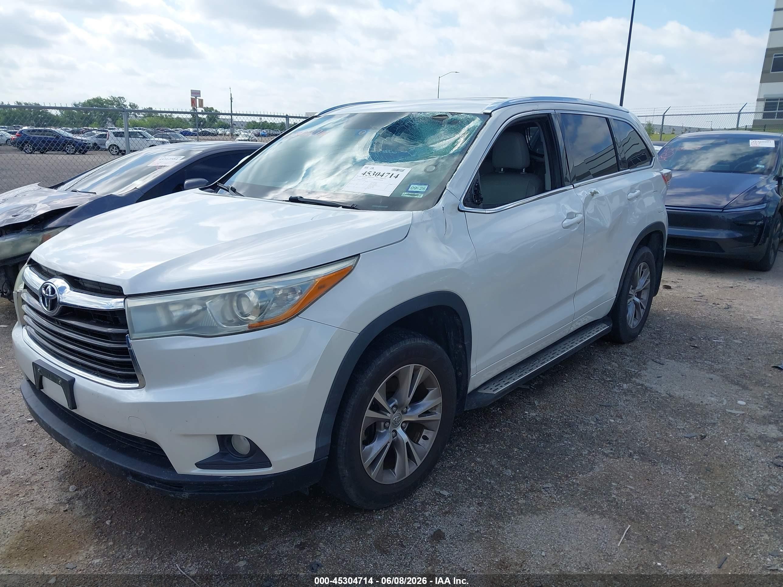 2015 Toyota Highlander Xle V6 White vin: 5TDJKRFH5FS149655