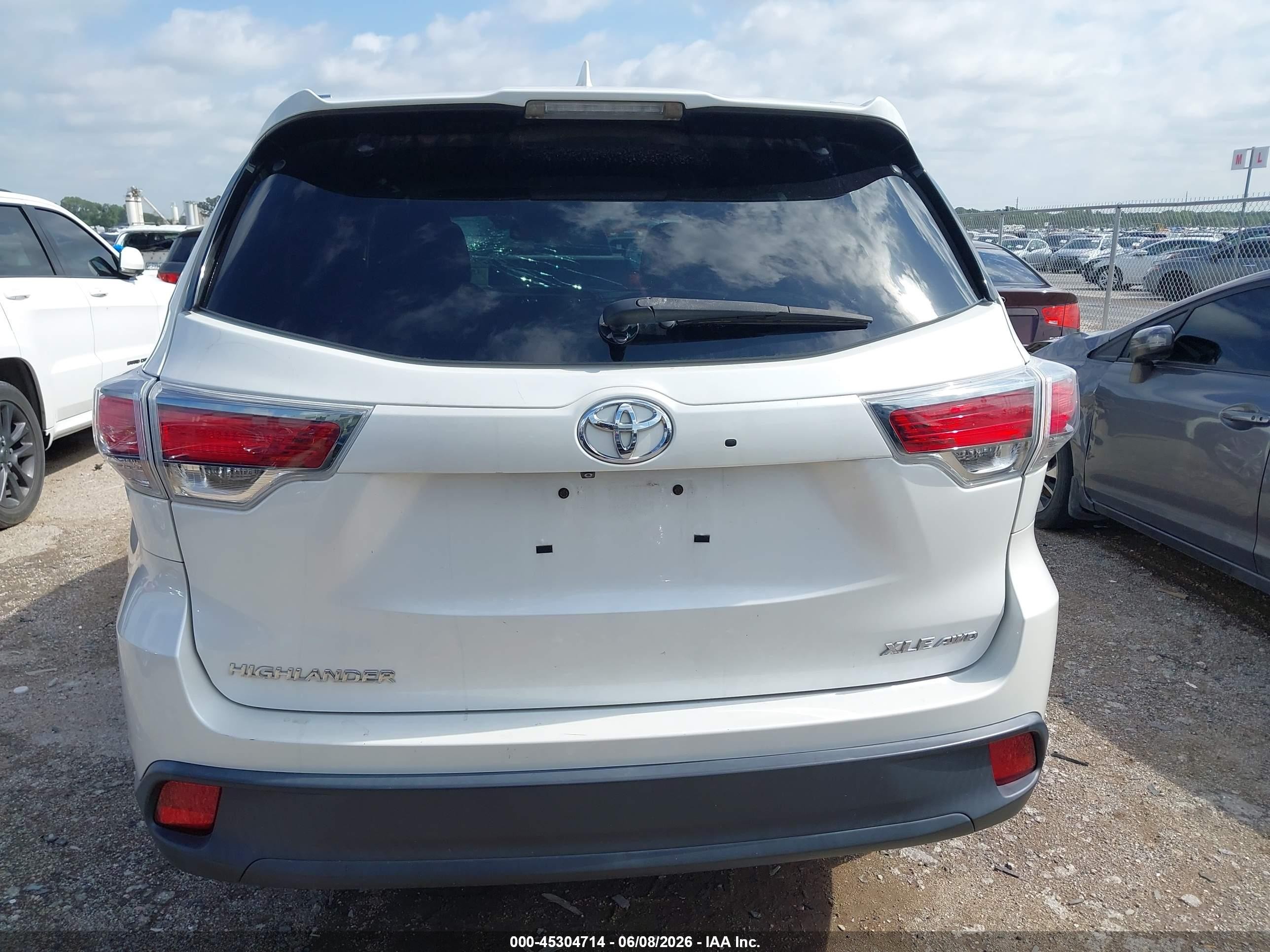 2015 Toyota Highlander Xle V6 White vin: 5TDJKRFH5FS149655