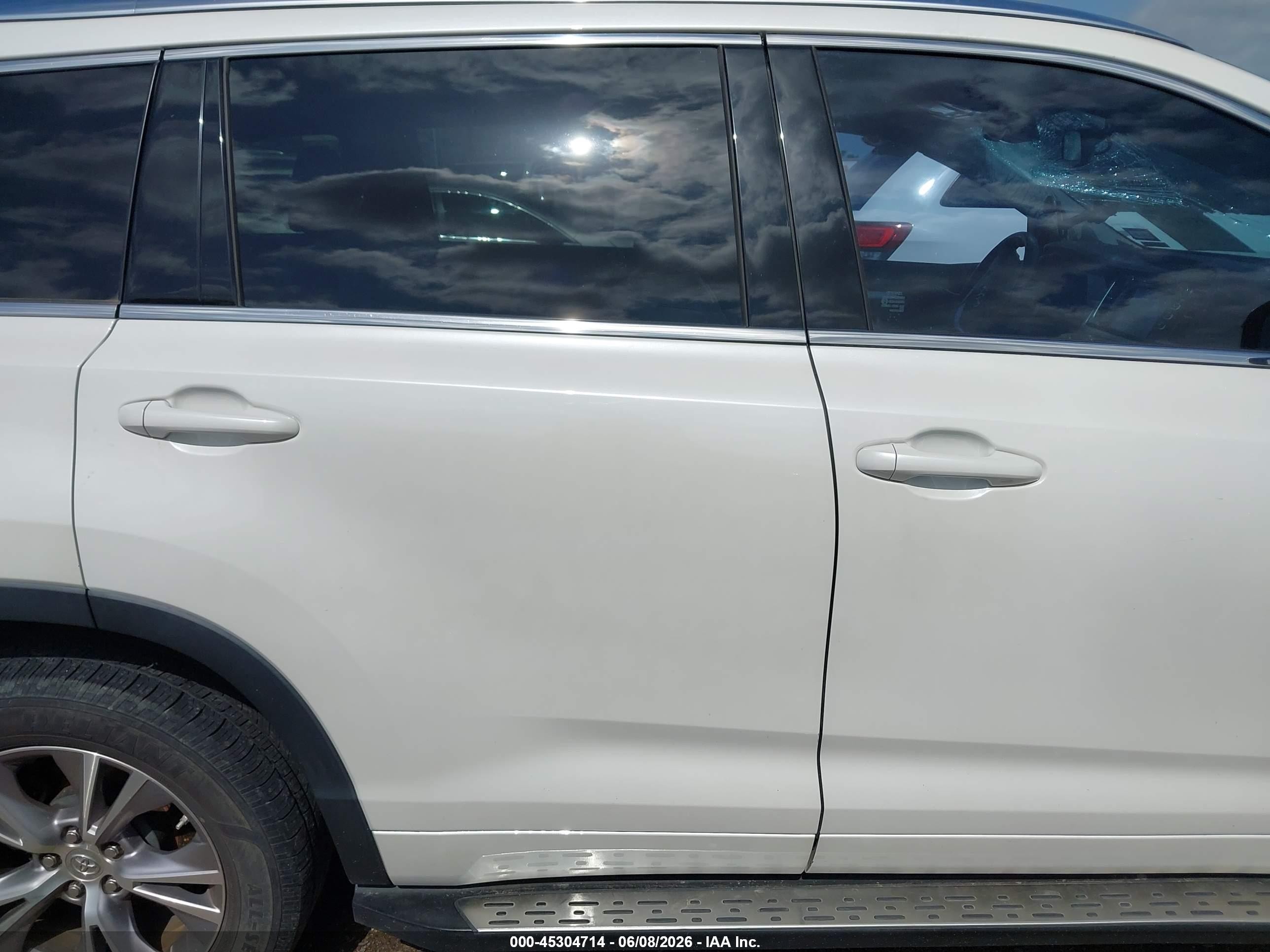 2015 Toyota Highlander Xle V6 White vin: 5TDJKRFH5FS149655