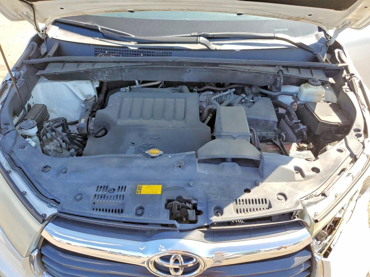 2015 Toyota Highlander Xle White vin: 5TDJKRFH5FS155794
