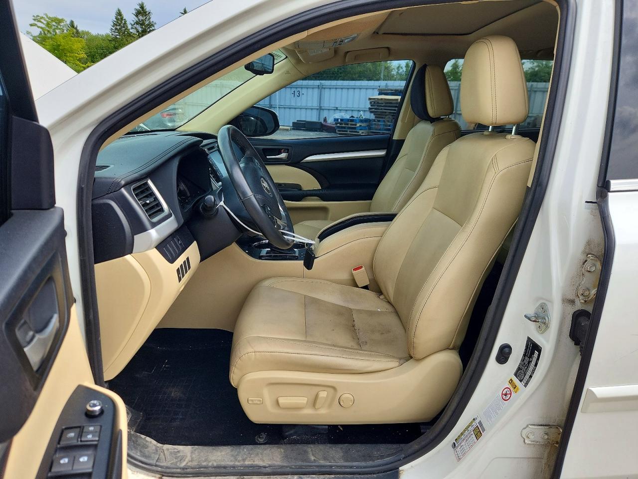 2015 Toyota Highlander Xle White vin: 5TDJKRFH5FS199939