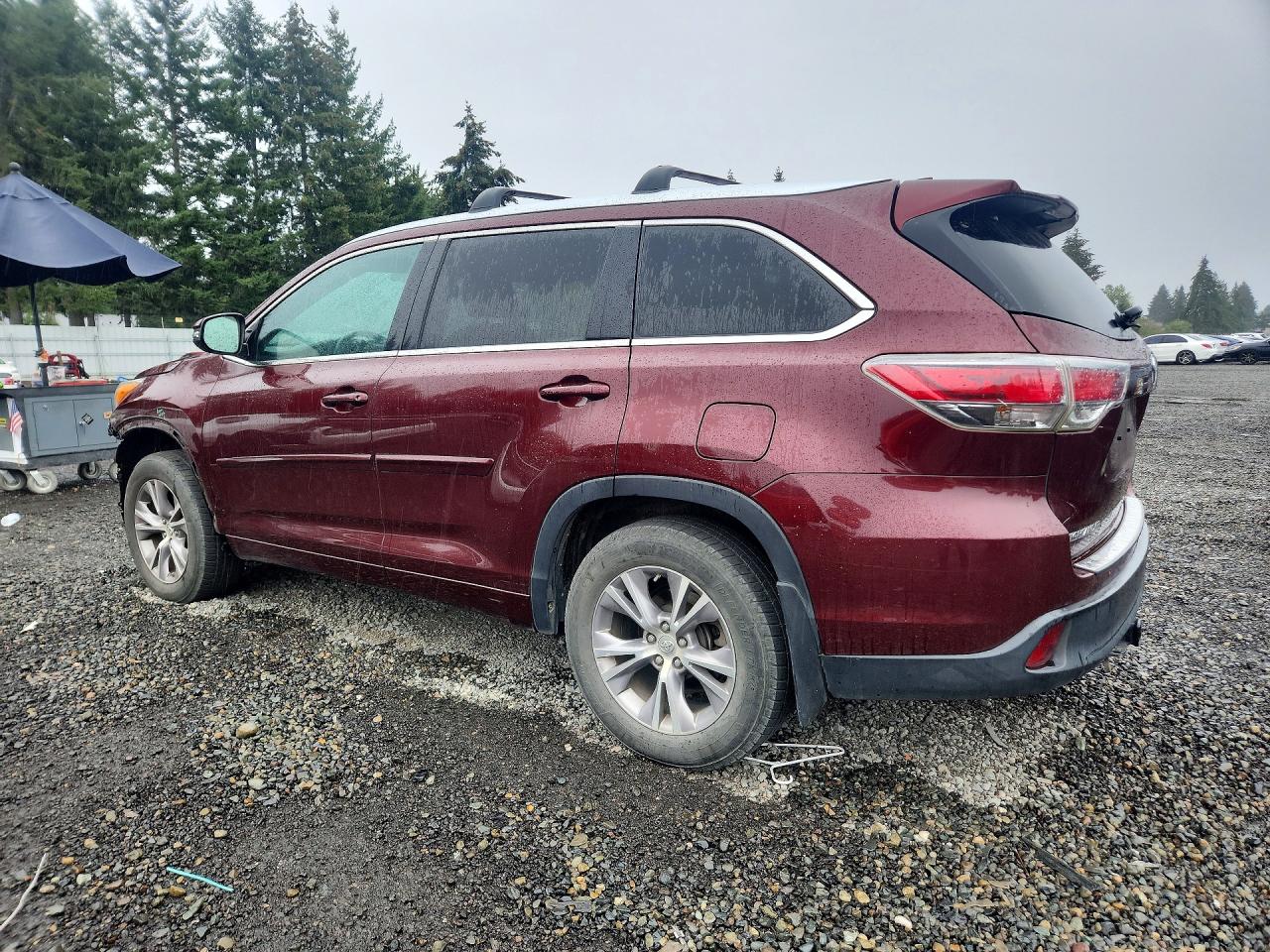 2015 Toyota Highlander Xle Maroon vin: 5TDJKRFH5FS205335