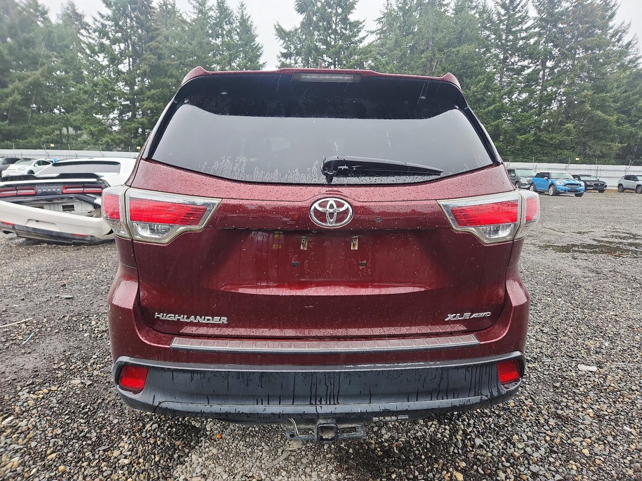2015 Toyota Highlander Xle Maroon vin: 5TDJKRFH5FS205335