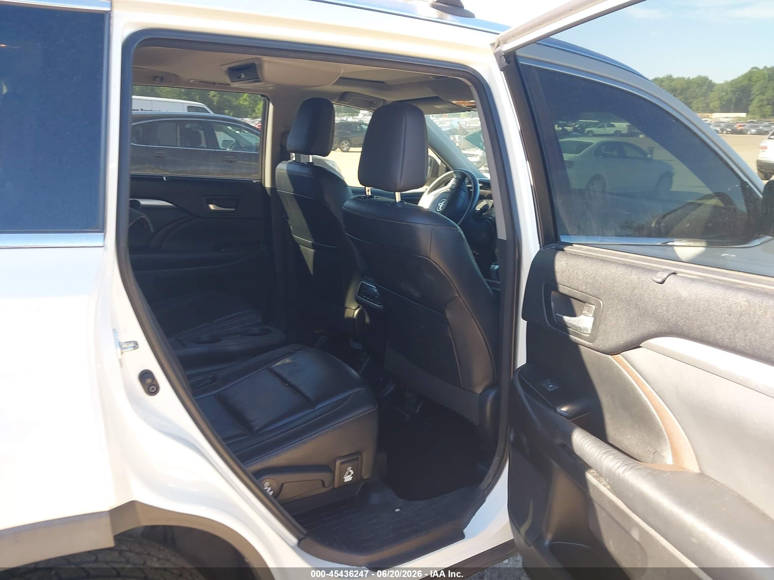 2014 Toyota Highlander Xle V6 Белый vin: 5TDJKRFH6ES005546