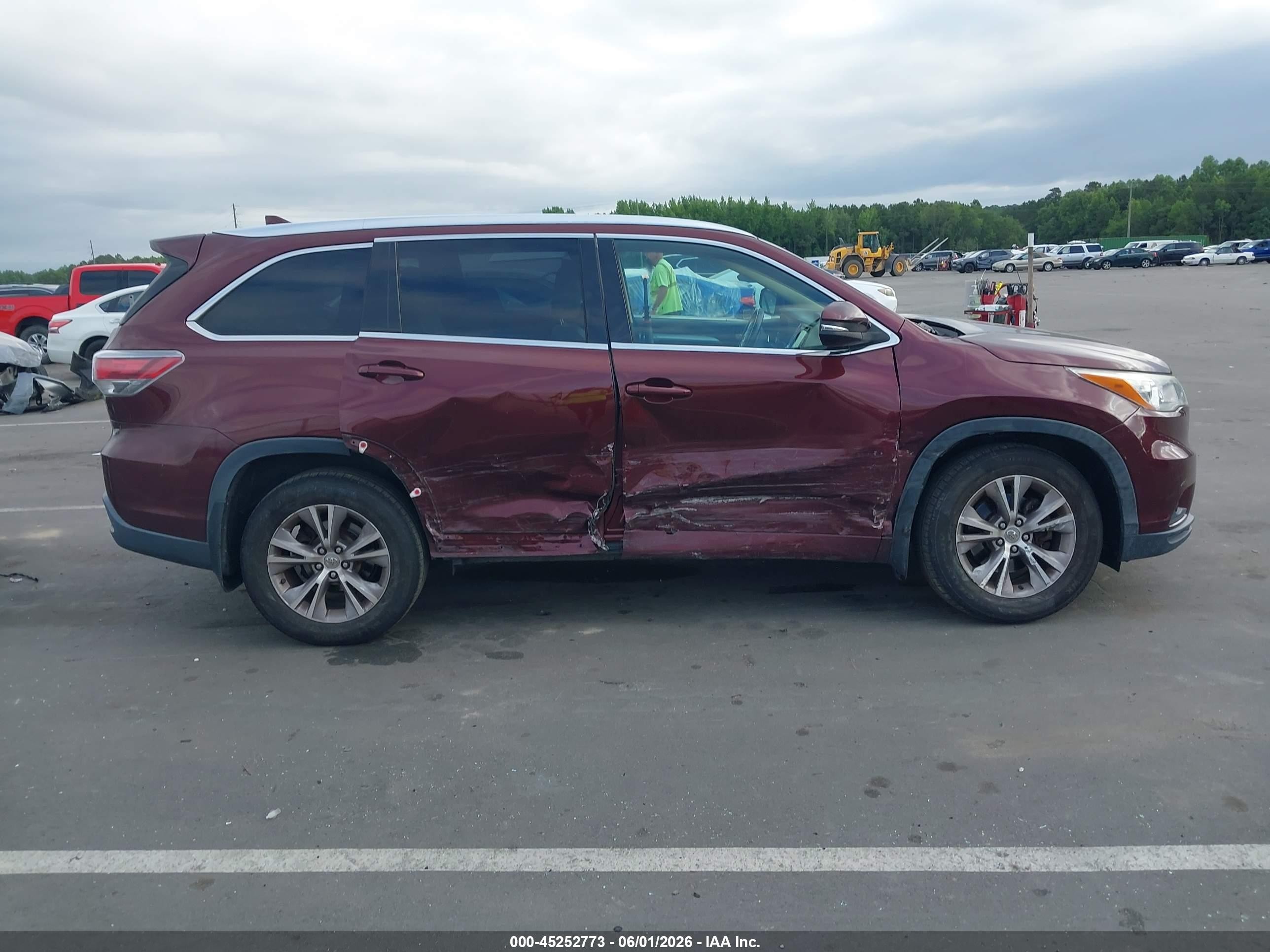 2015 Toyota Highlander Xle V6 Burgundy vin: 5TDJKRFH6FS080703