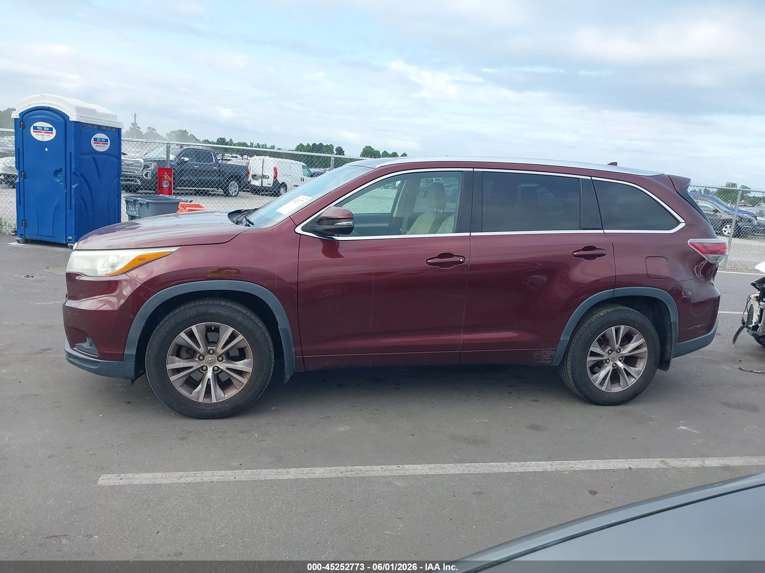 2015 Toyota Highlander Xle V6 Burgundy vin: 5TDJKRFH6FS080703