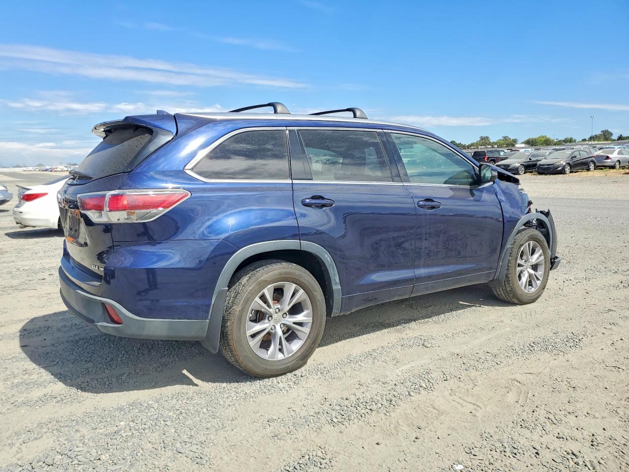 2015 Toyota Highlander Xle Blue vin: 5TDJKRFH6FS104613