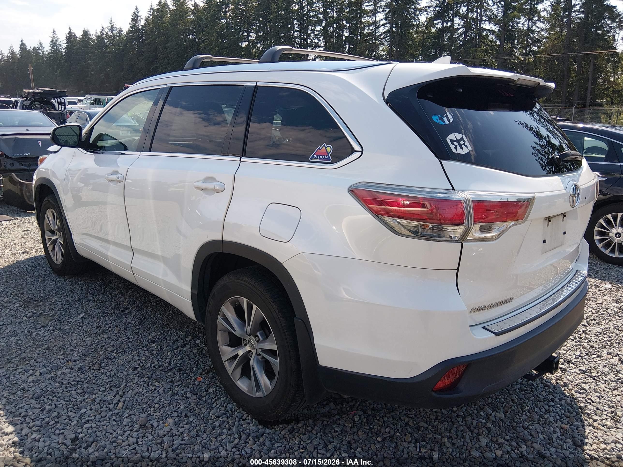 2015 Toyota Highlander Xle V6 White vin: 5TDJKRFH6FS109634