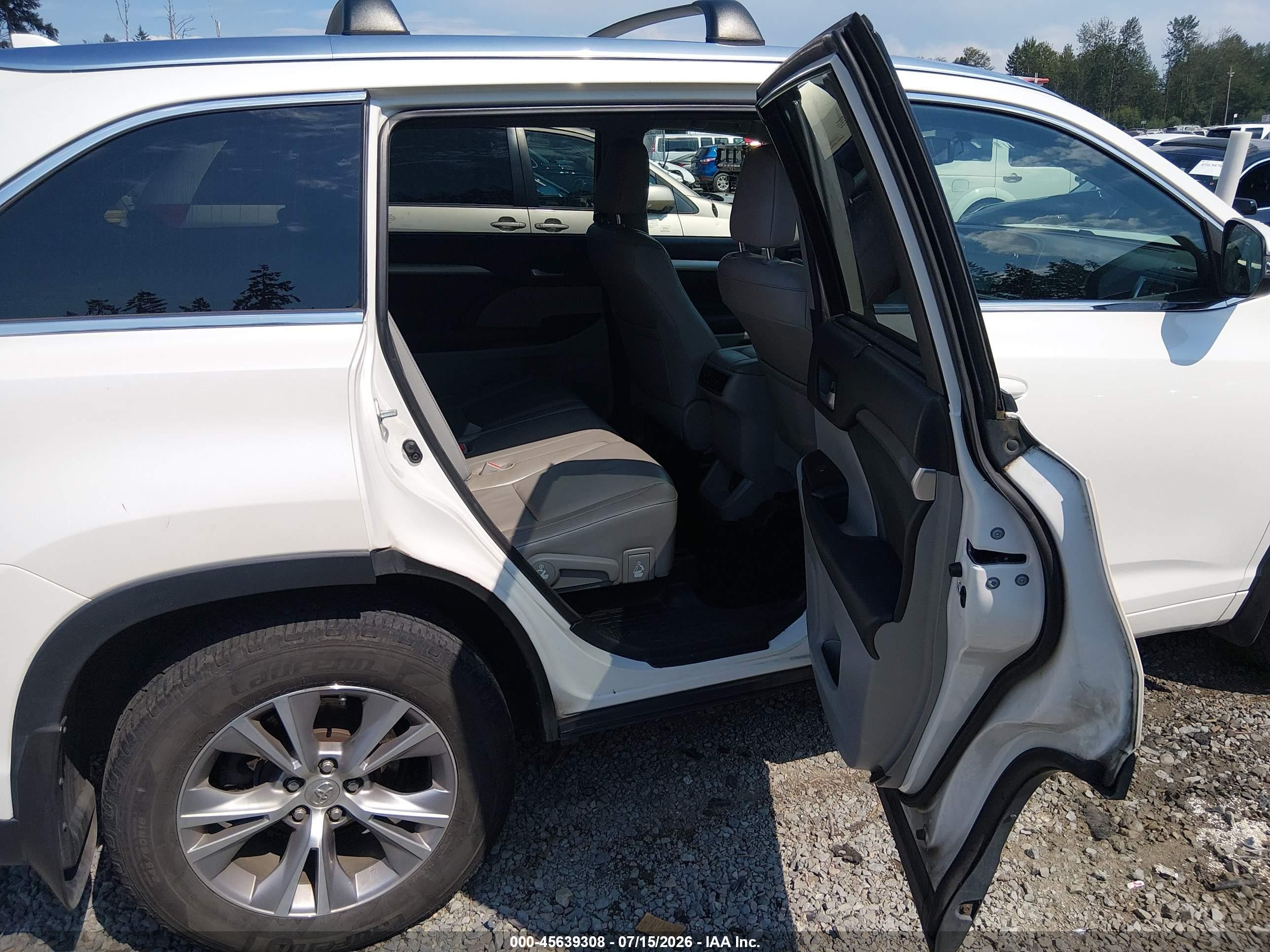 2015 Toyota Highlander Xle V6 White vin: 5TDJKRFH6FS109634
