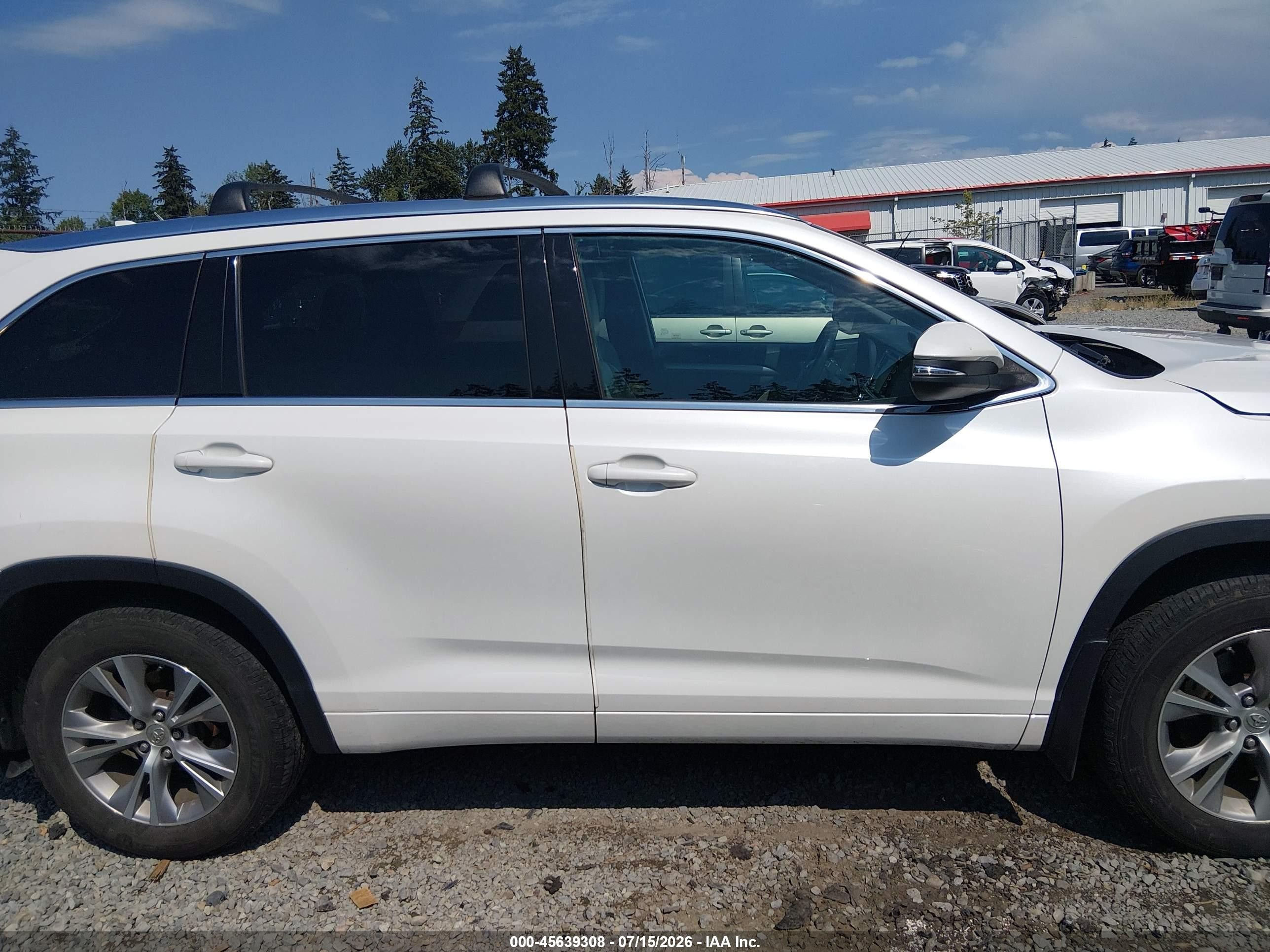 2015 Toyota Highlander Xle V6 White vin: 5TDJKRFH6FS109634