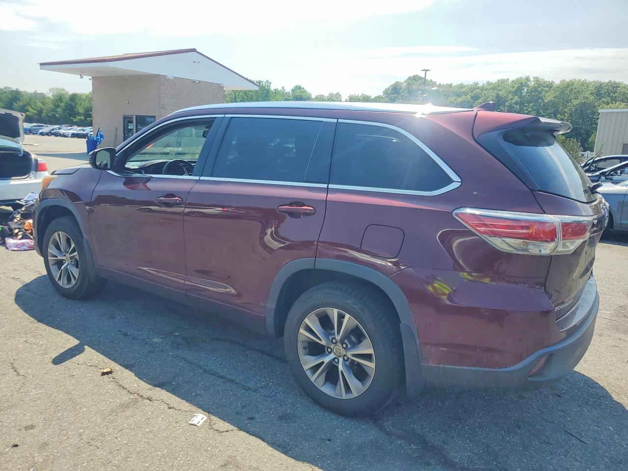 2015 Toyota Highlander Xle Burgundy vin: 5TDJKRFH6FS131083