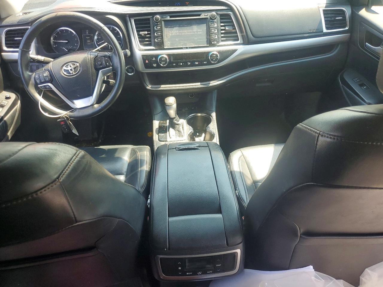 2015 Toyota Highlander Xle Burgundy vin: 5TDJKRFH6FS131083