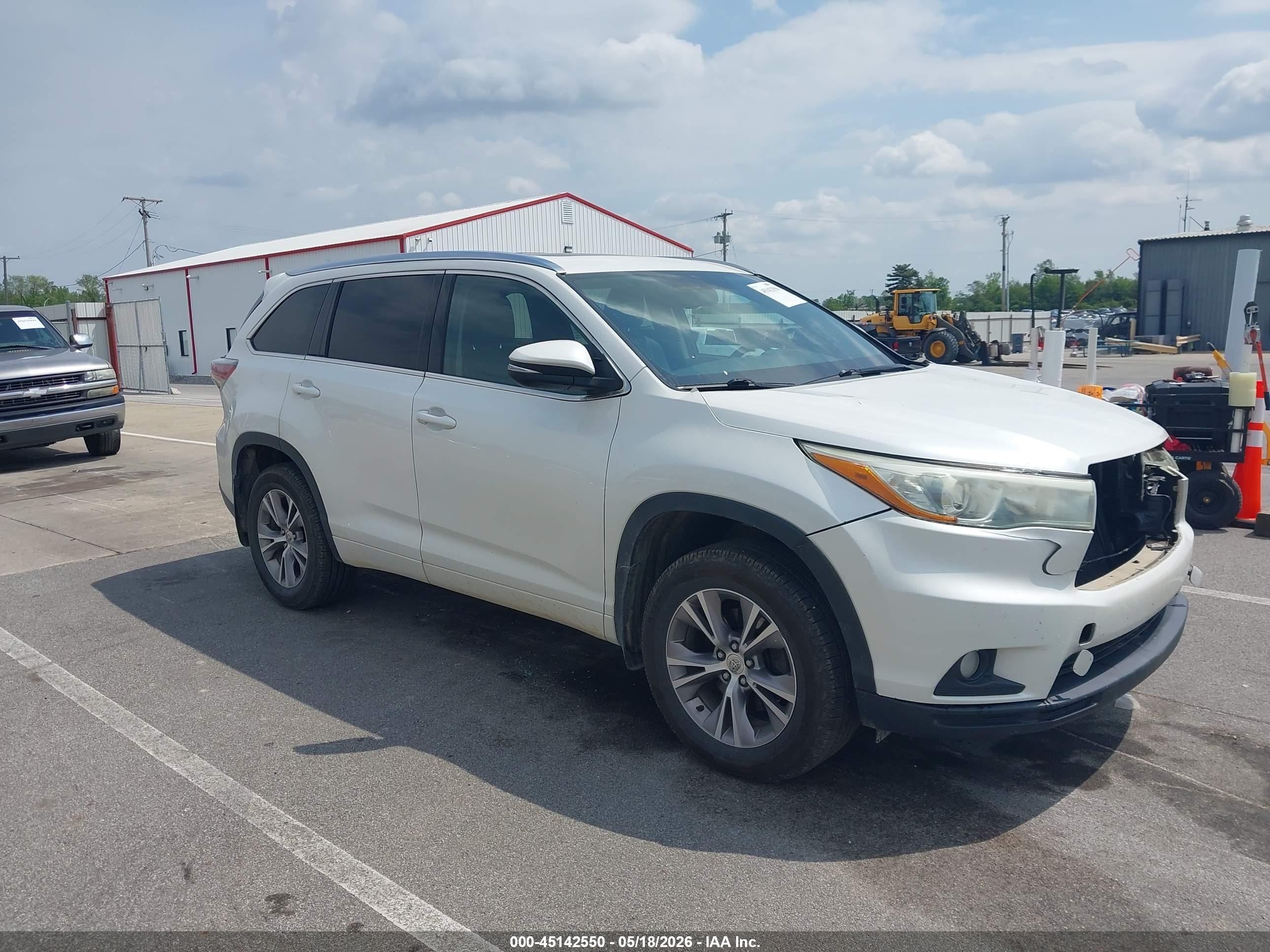 2015 Toyota Highlander Xle V6 White vin: 5TDJKRFH6FS167260