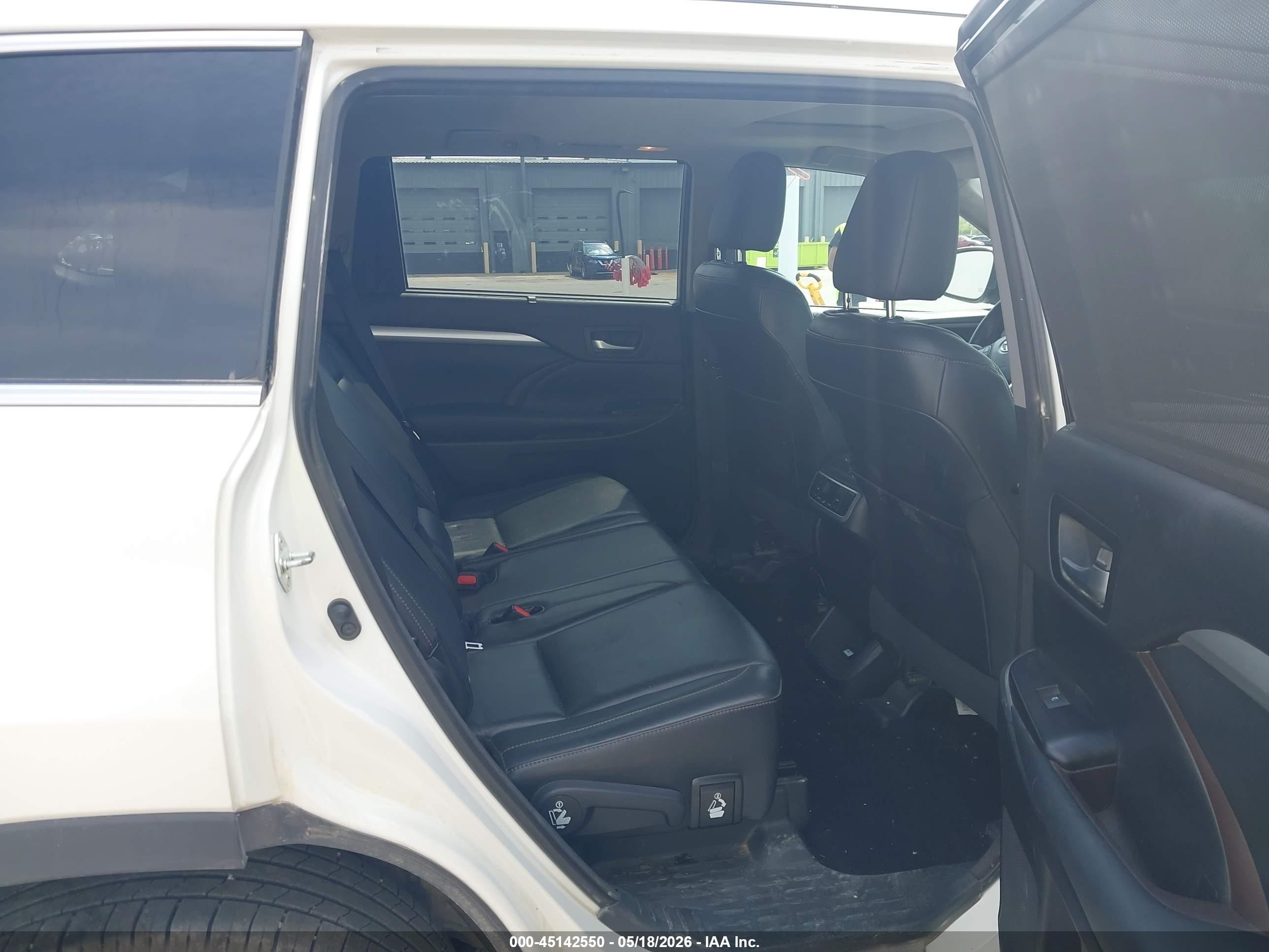 2015 Toyota Highlander Xle V6 White vin: 5TDJKRFH6FS167260