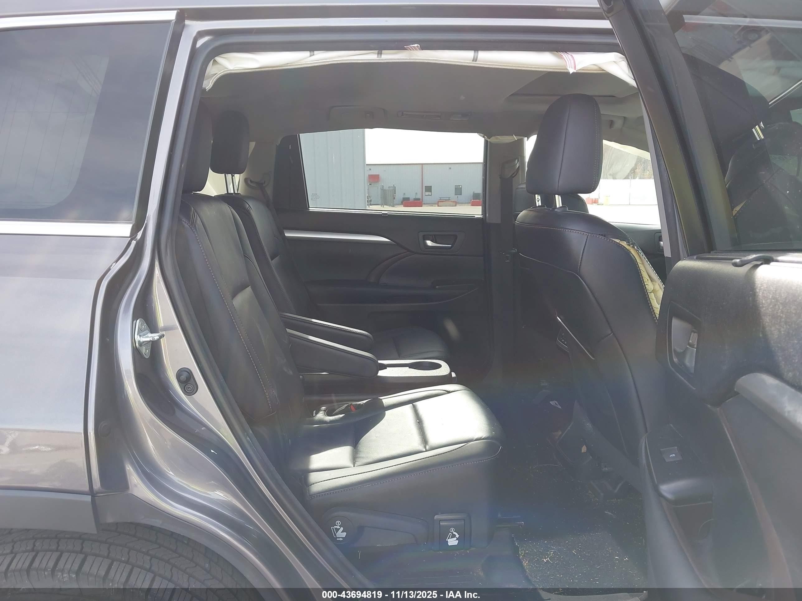 2015 Toyota Highlander Xle V6 Gray vin: 5TDJKRFH6FS191946