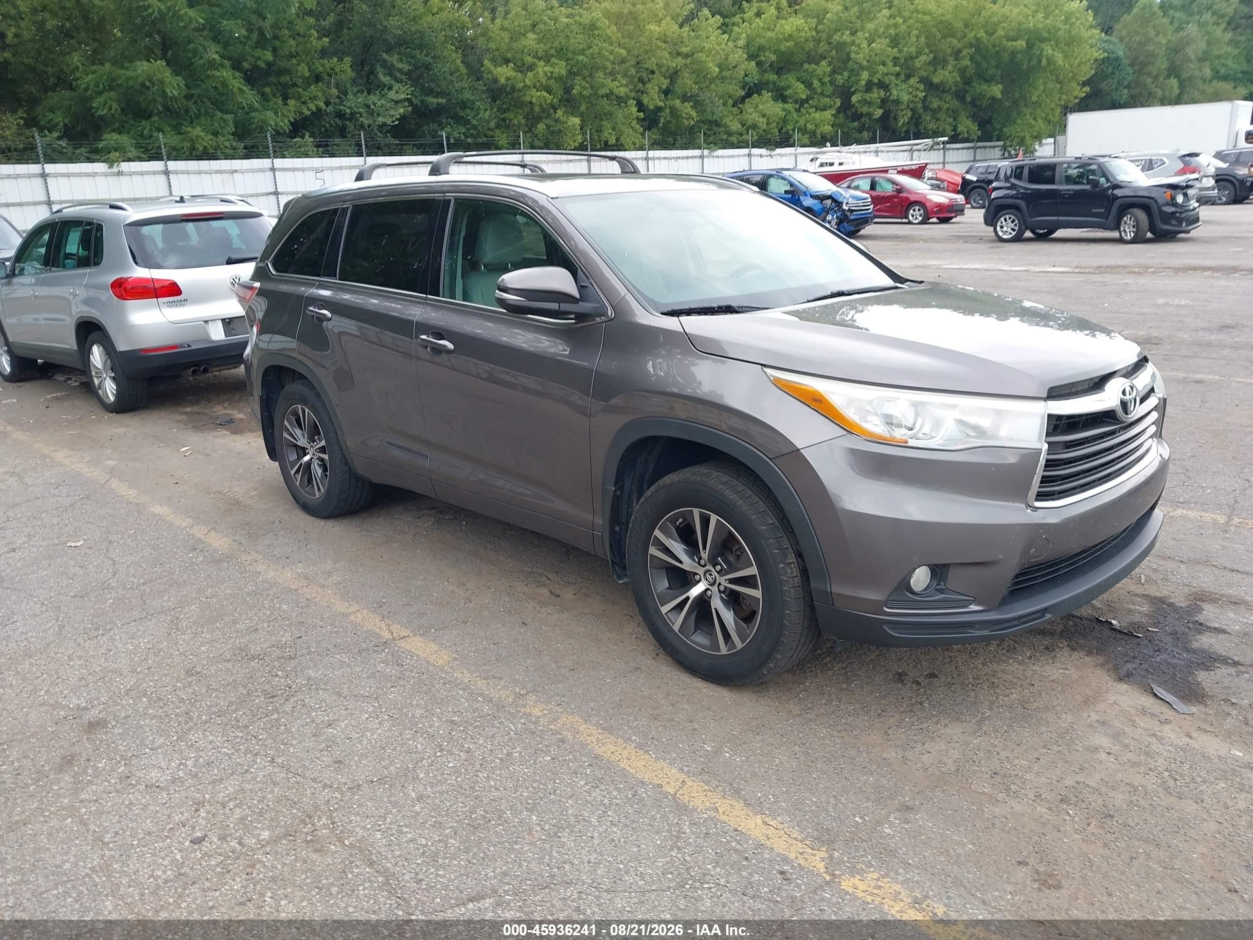 2016 Toyota Highlander Xle V6 Gray vin: 5TDJKRFH6GS352085