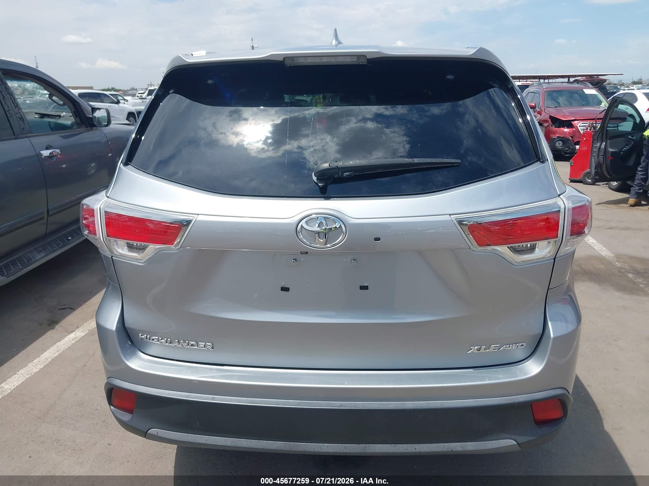 2014 Toyota Highlander Xle V6 Silver vin: 5TDJKRFH7ES007659