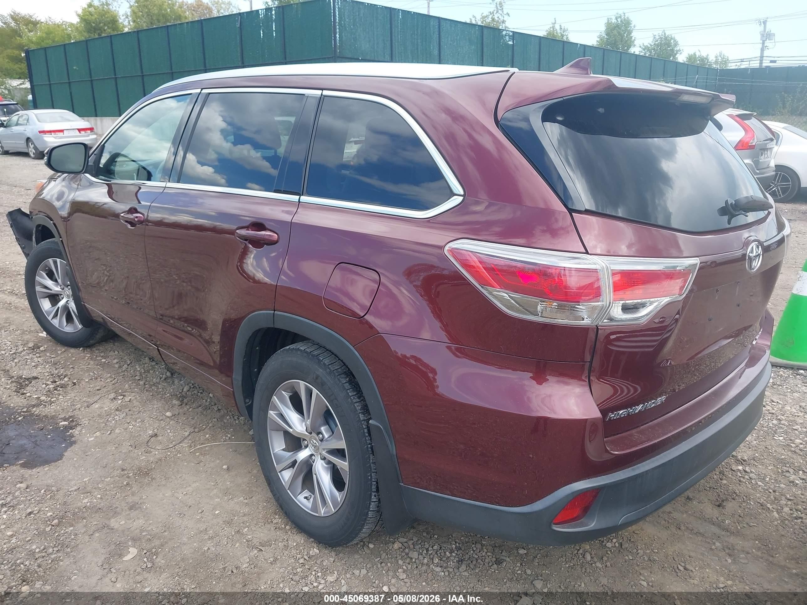 2015 Toyota Highlander Xle V6 Red vin: 5TDJKRFH7FS081391