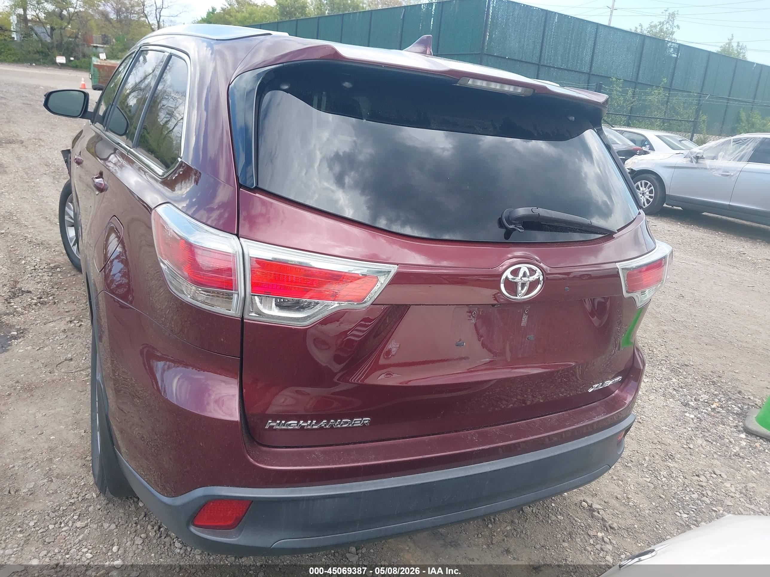2015 Toyota Highlander Xle V6 Red vin: 5TDJKRFH7FS081391
