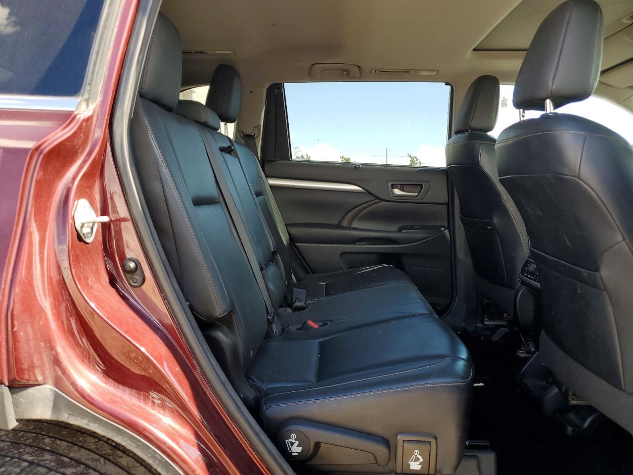 2015 Toyota Highlander Xle Burgundy vin: 5TDJKRFH7FS109321