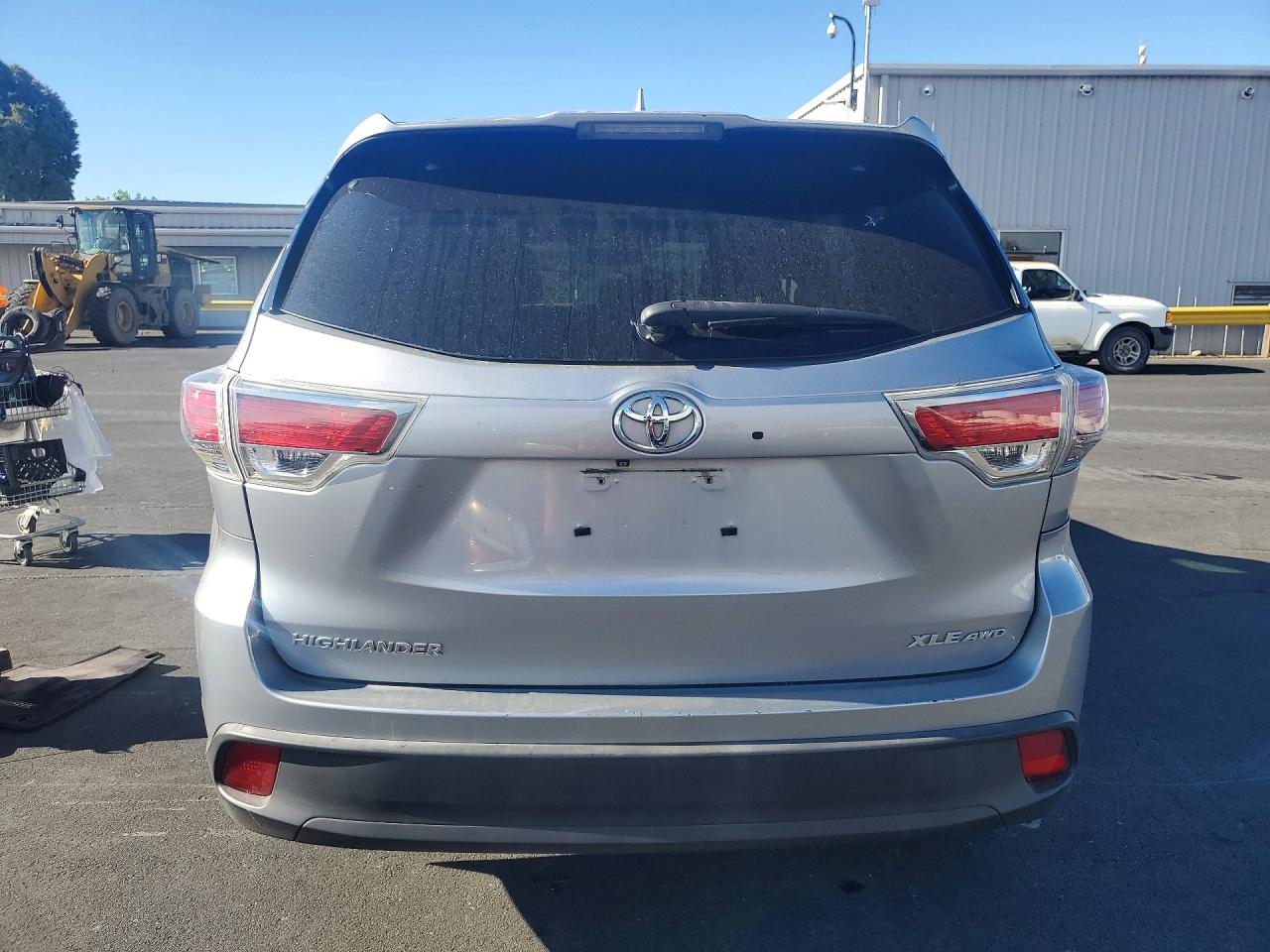 2015 Toyota Highlander Xle Серебряный vin: 5TDJKRFH7FS113417