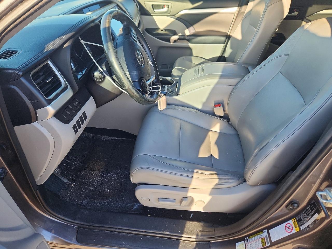 2015 Toyota Highlander Xle Серый vin: 5TDJKRFH7FS141119
