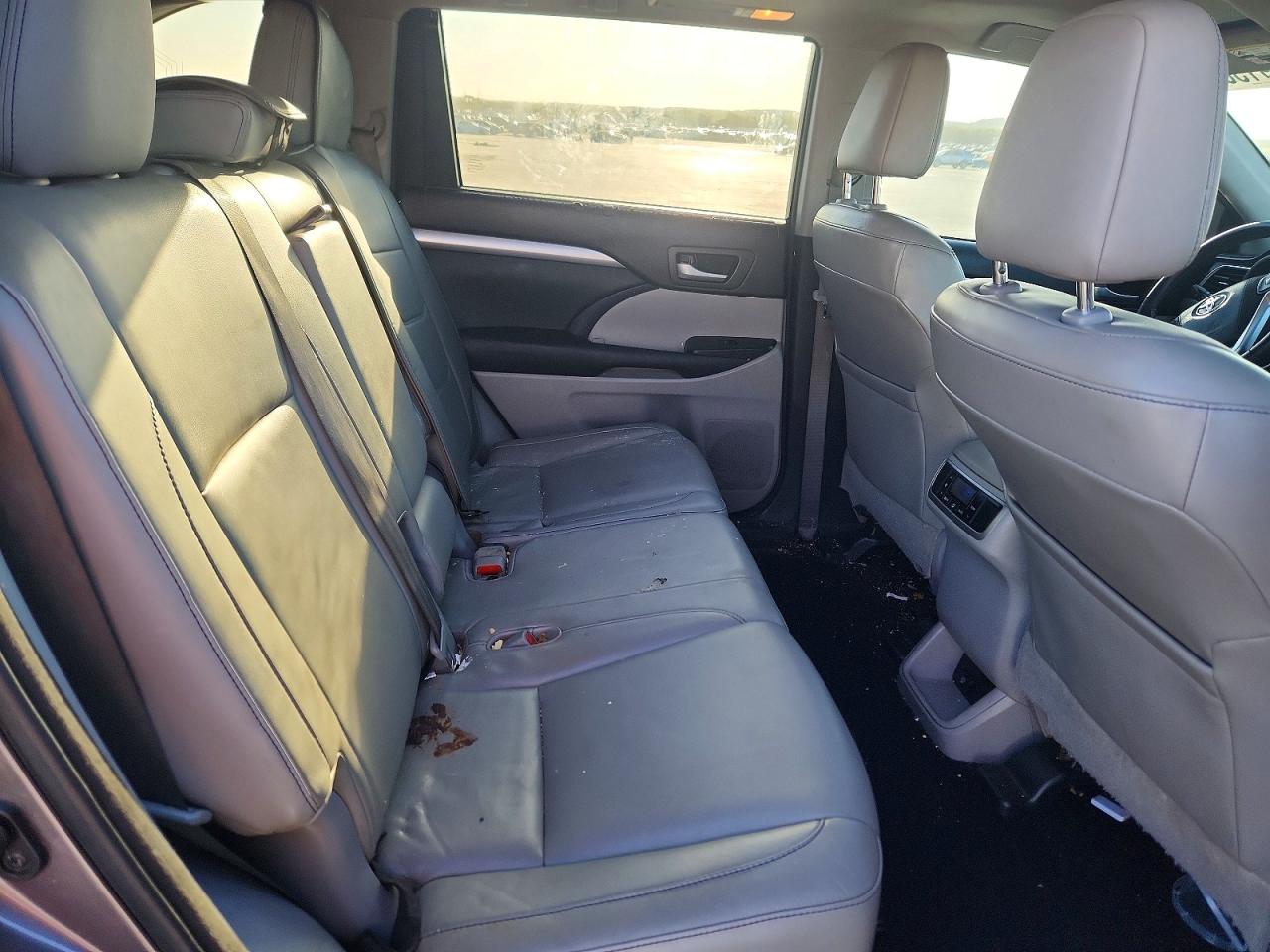 2015 Toyota Highlander Xle Серый vin: 5TDJKRFH7FS141119