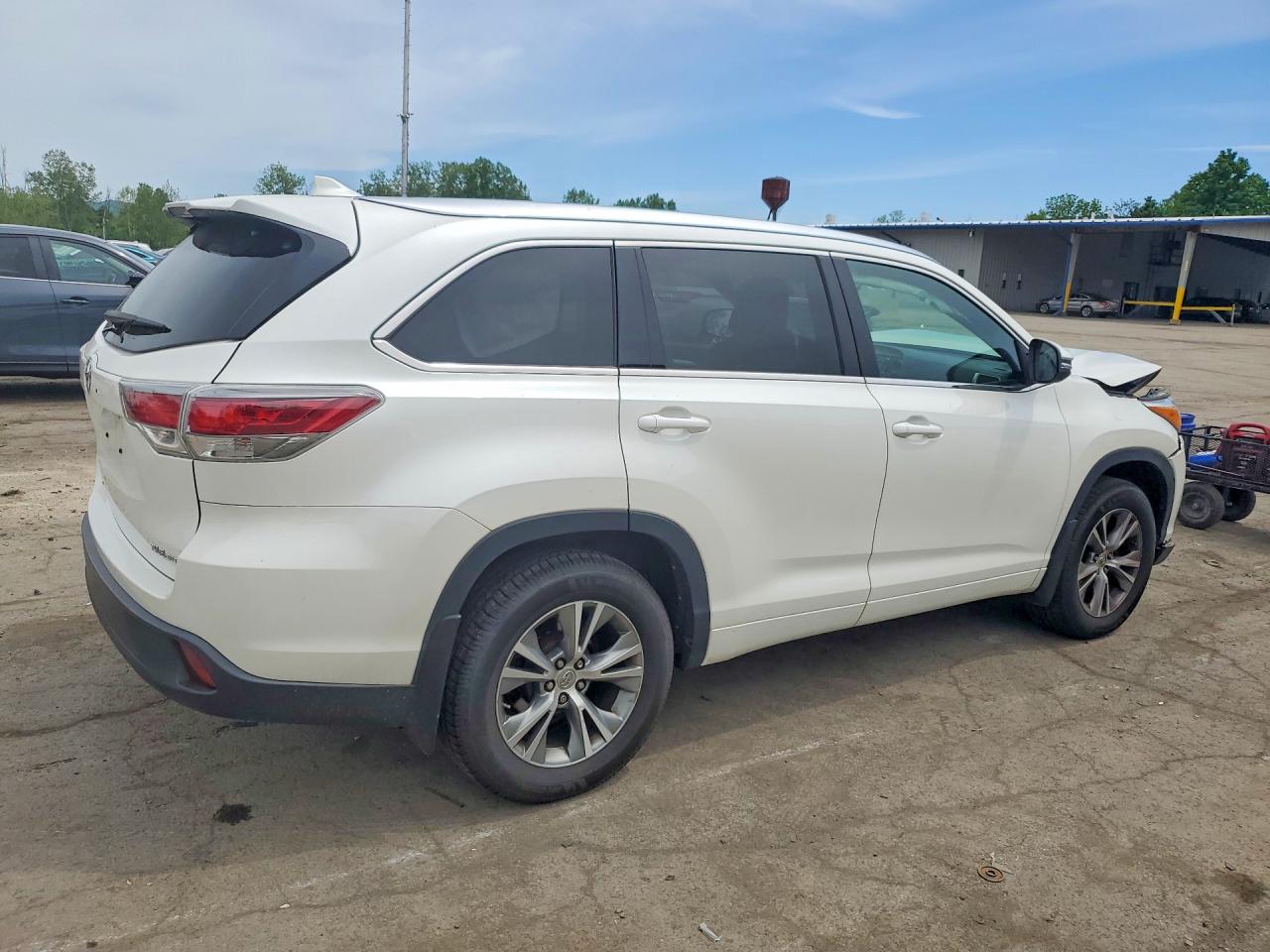 2015 Toyota Highlander Xle White vin: 5TDJKRFH7FS143842