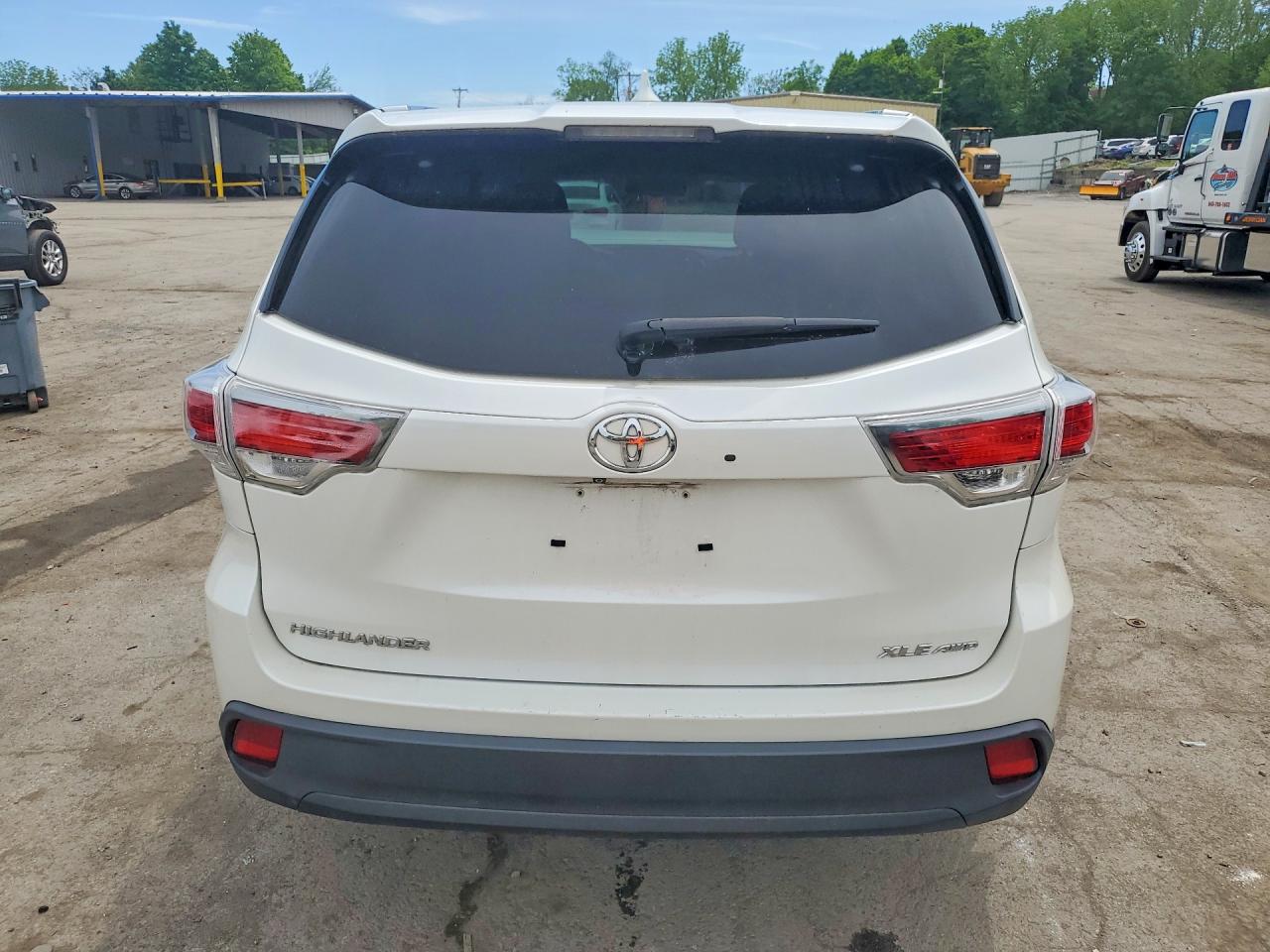 2015 Toyota Highlander Xle White vin: 5TDJKRFH7FS143842
