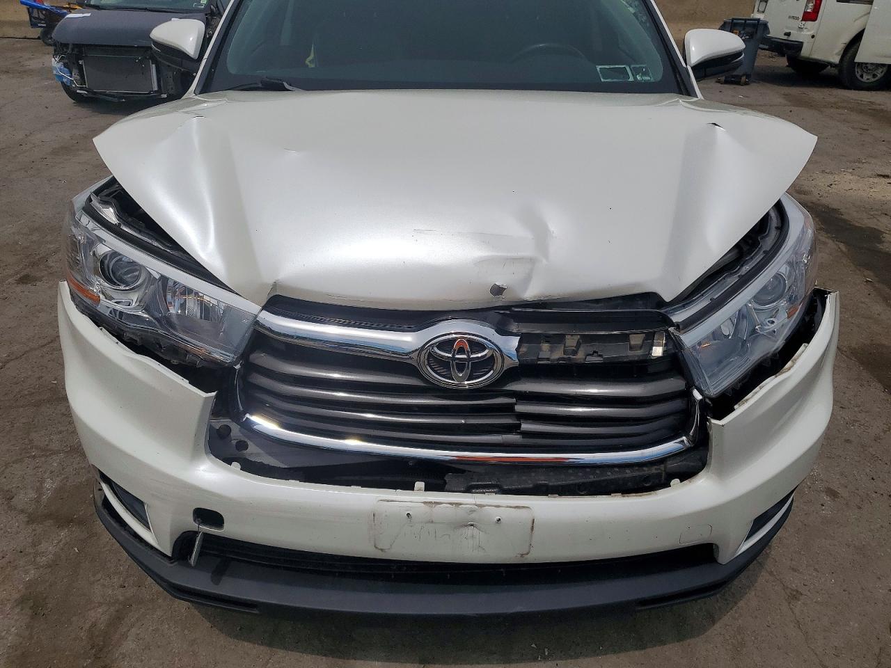 2015 Toyota Highlander Xle White vin: 5TDJKRFH7FS143842