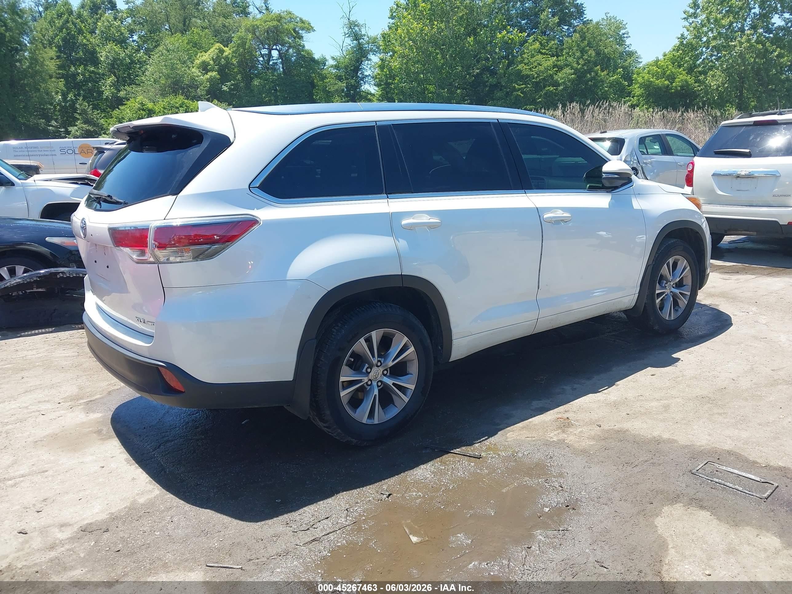 2015 Toyota Highlander Xle V6 White vin: 5TDJKRFH7FS169552