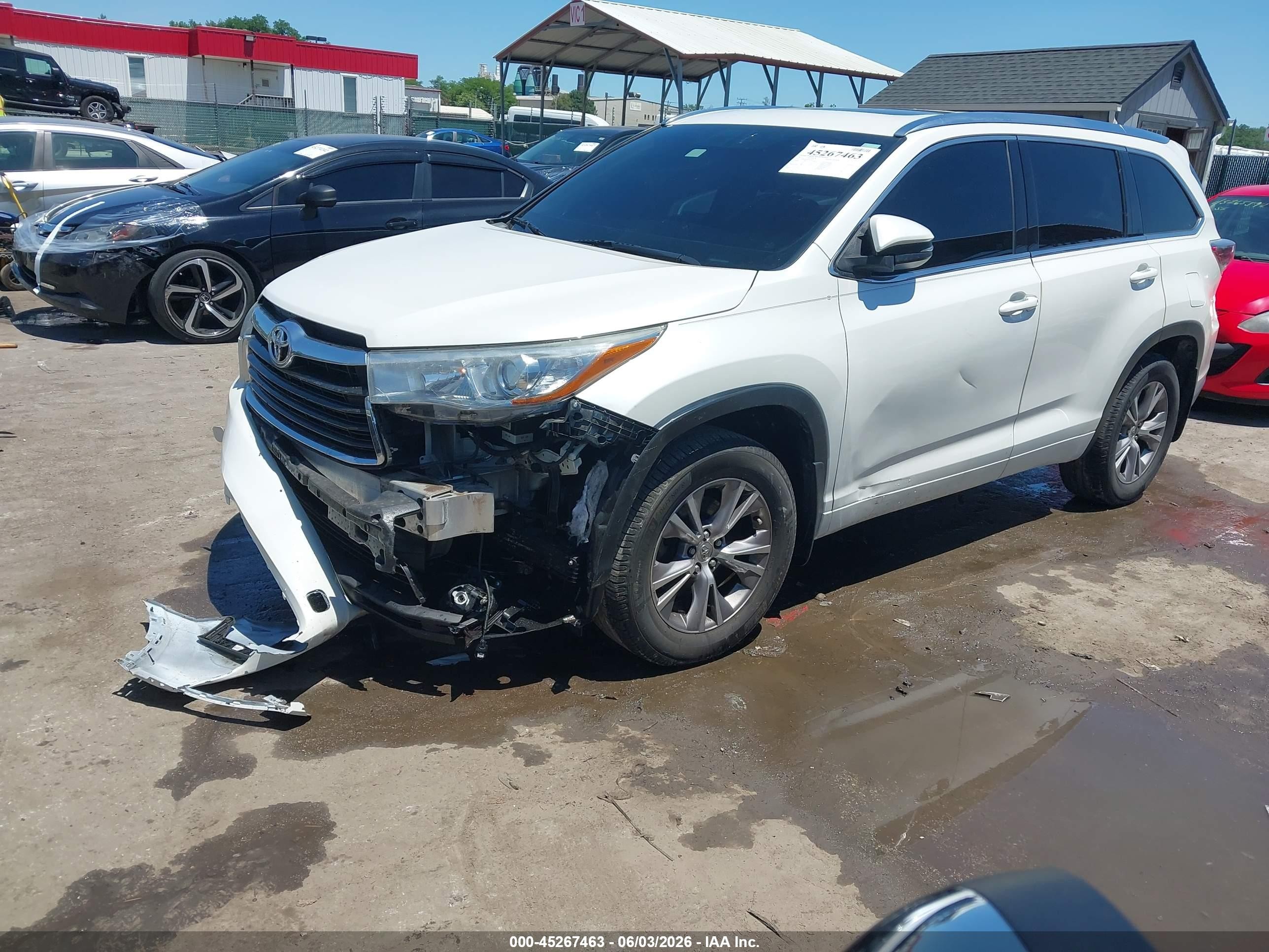2015 Toyota Highlander Xle V6 White vin: 5TDJKRFH7FS169552