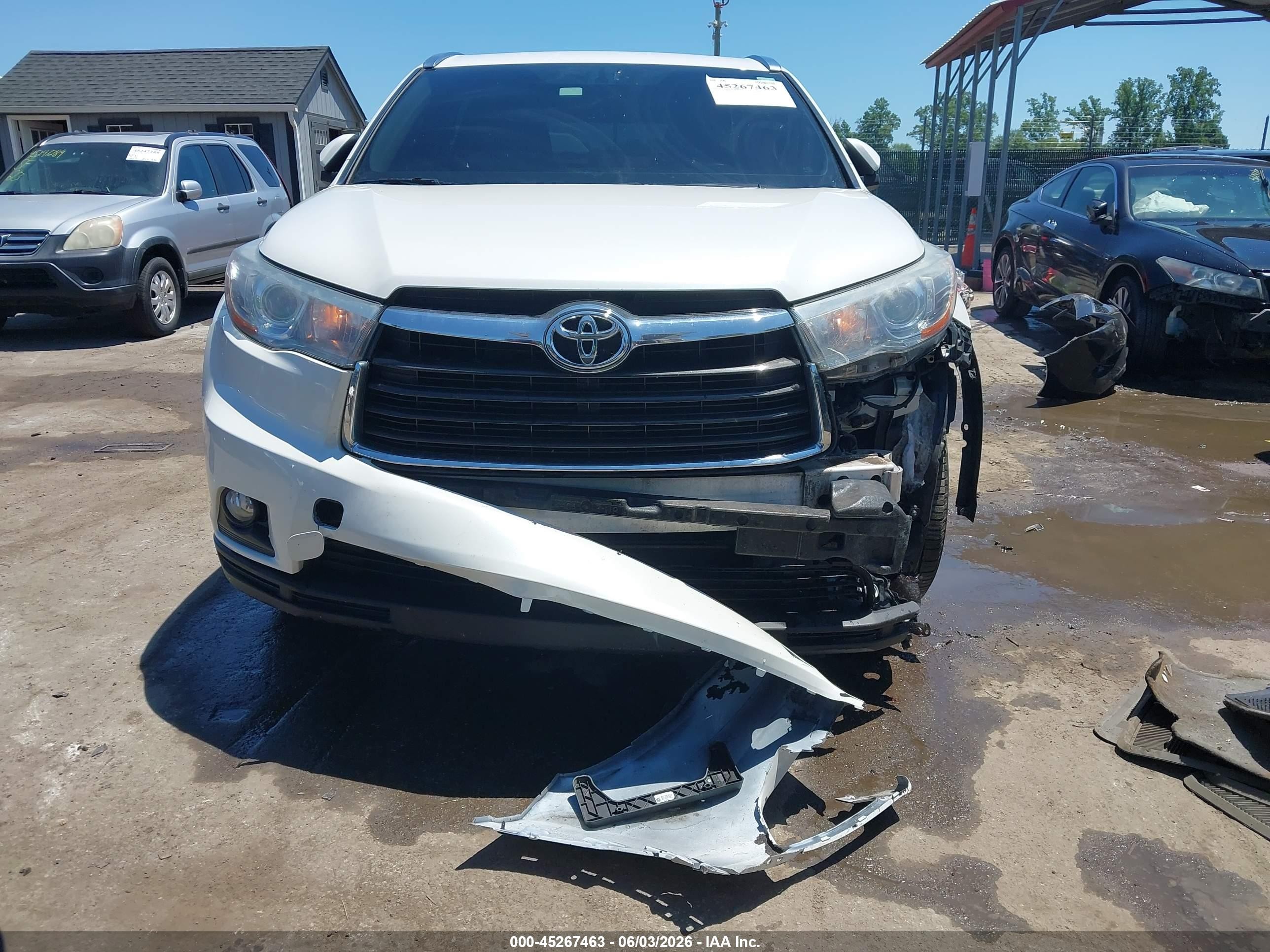 2015 Toyota Highlander Xle V6 White vin: 5TDJKRFH7FS169552