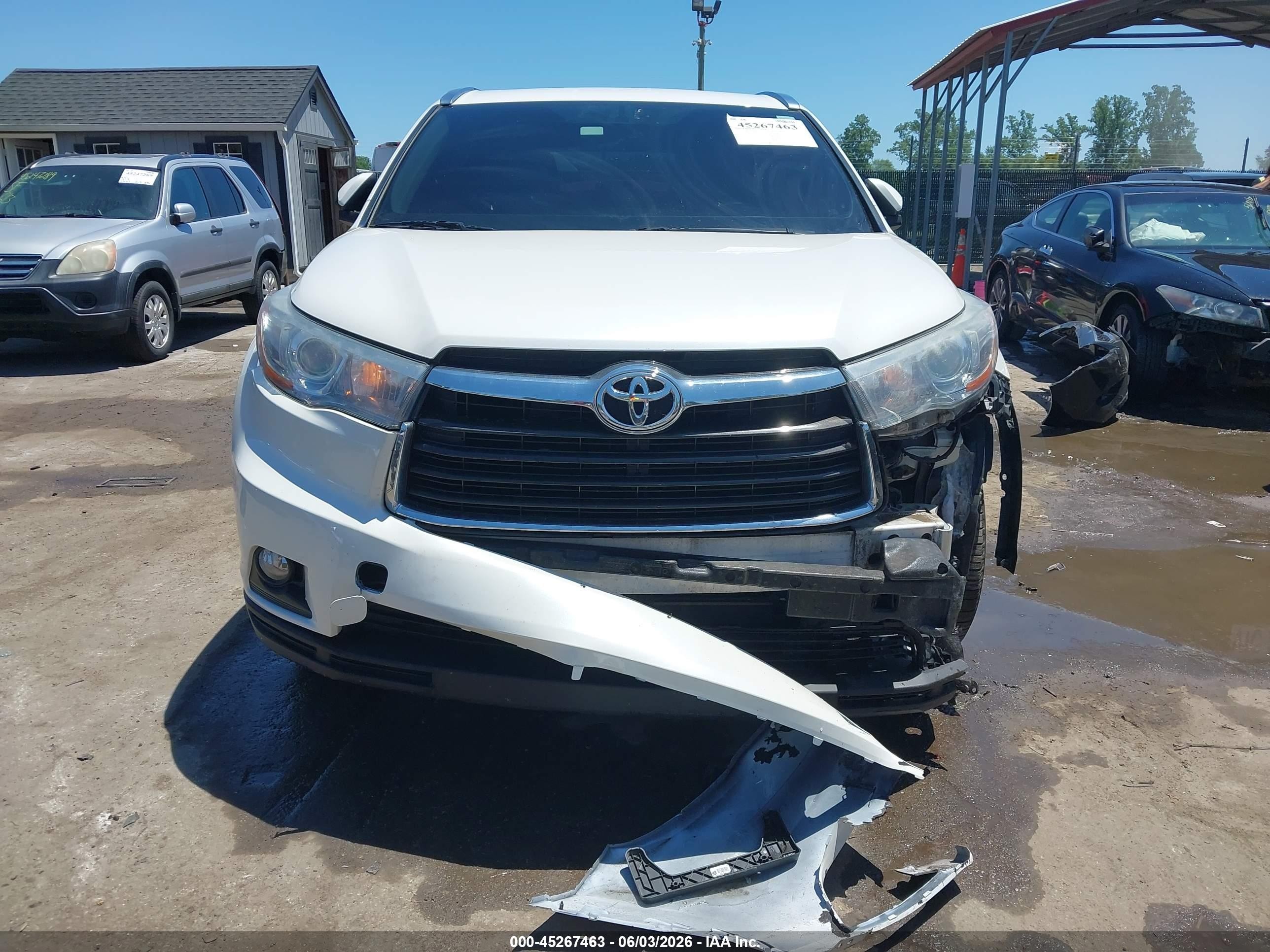 2015 Toyota Highlander Xle V6 White vin: 5TDJKRFH7FS169552