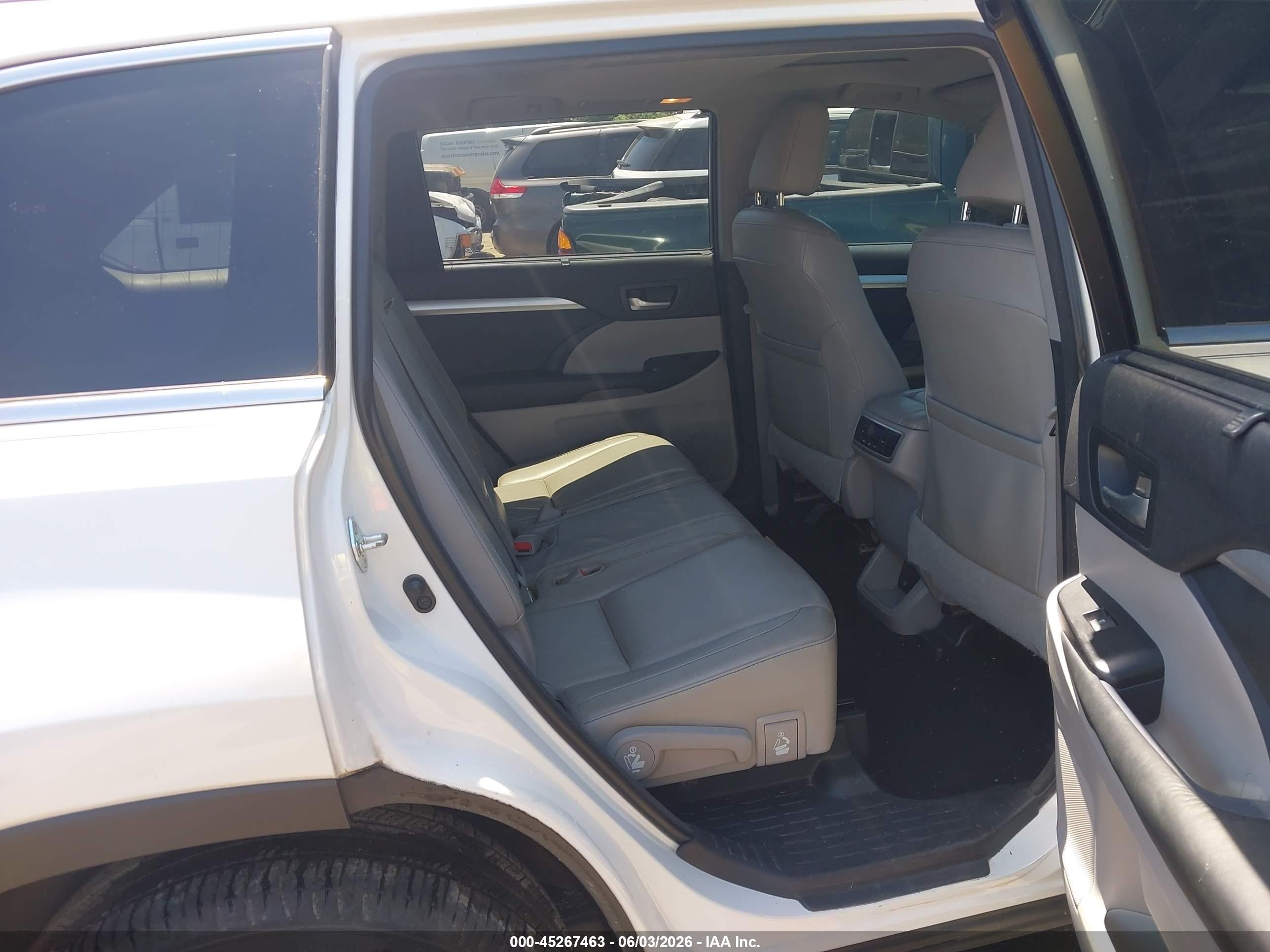 2015 Toyota Highlander Xle V6 White vin: 5TDJKRFH7FS169552
