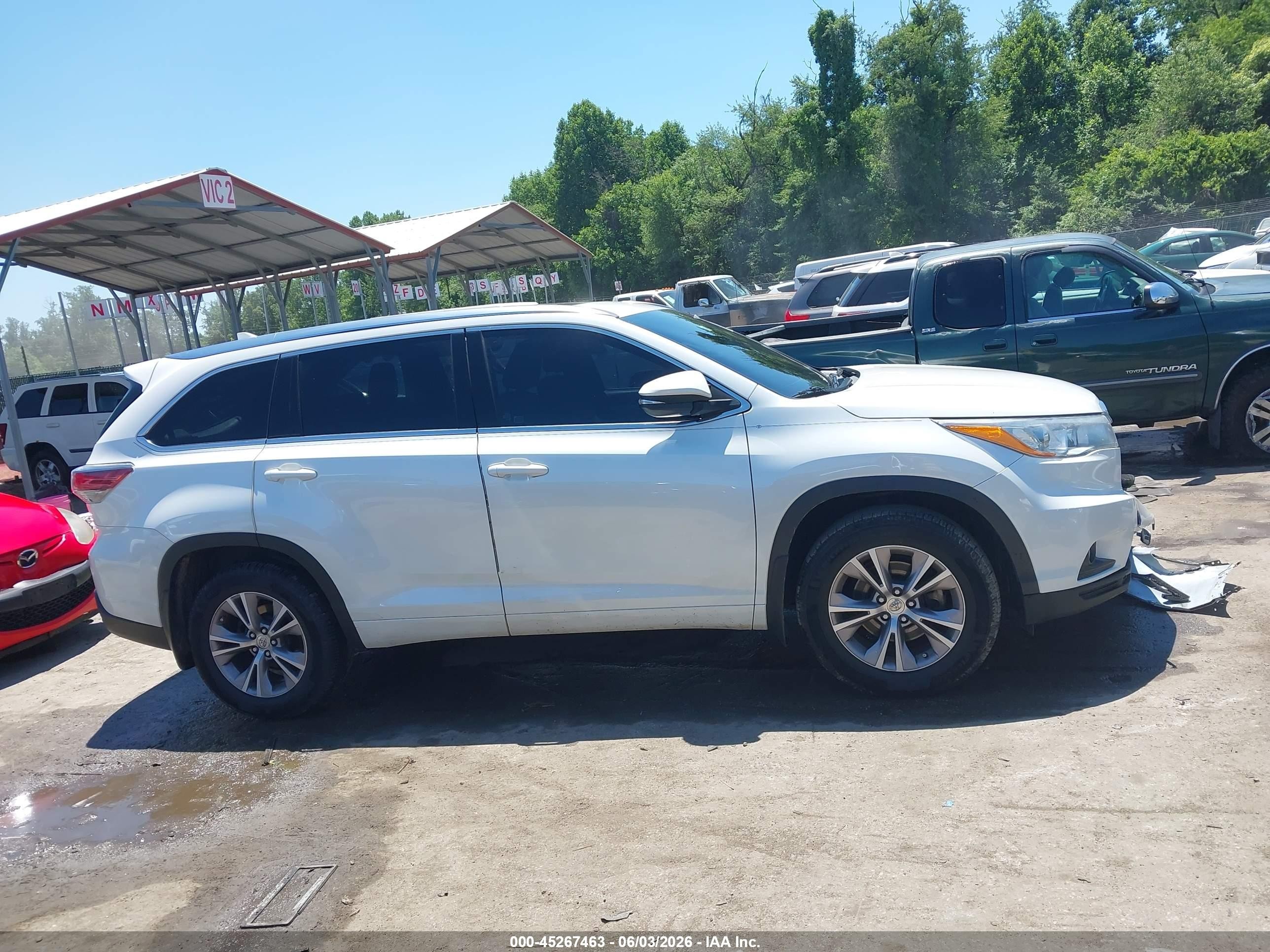 2015 Toyota Highlander Xle V6 White vin: 5TDJKRFH7FS169552