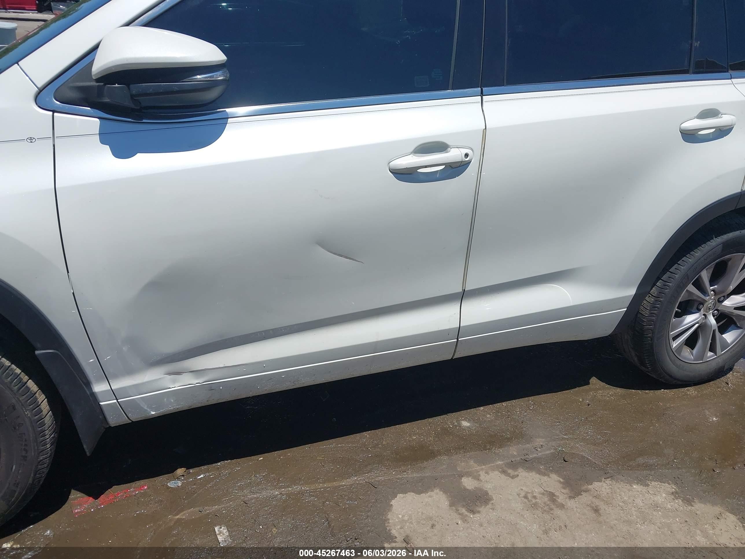 2015 Toyota Highlander Xle V6 White vin: 5TDJKRFH7FS169552