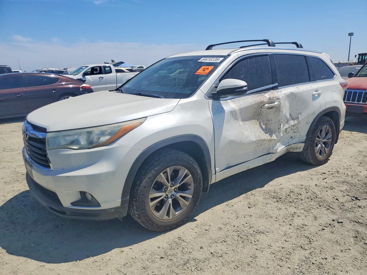 2015 Toyota Highlander Xle White vin: 5TDJKRFH7FS171009