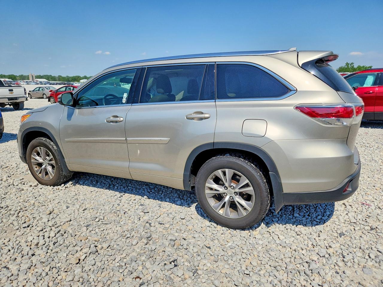 2015 Toyota Highlander Xle Beige vin: 5TDJKRFH7FS183757