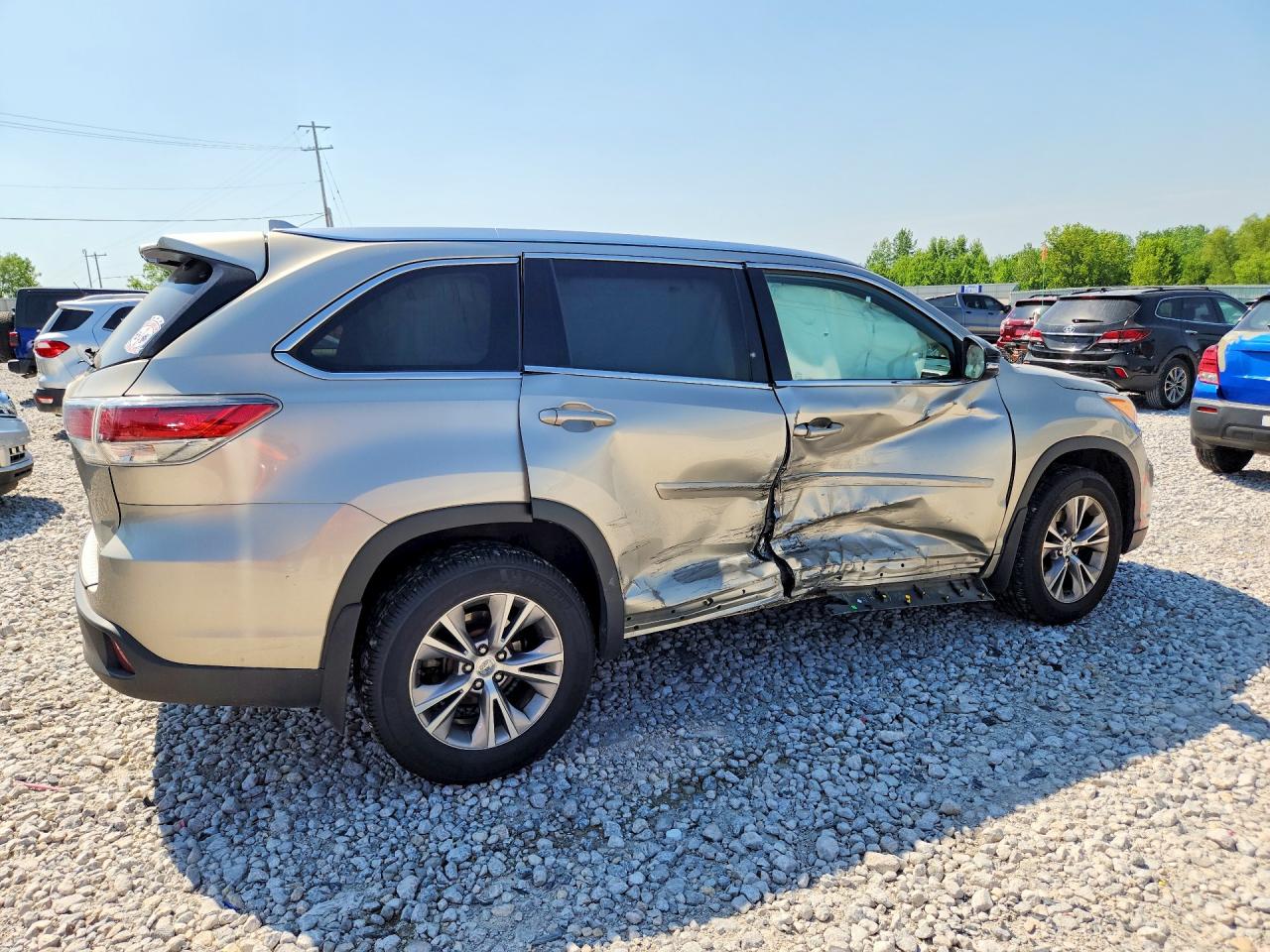 2015 Toyota Highlander Xle Beige vin: 5TDJKRFH7FS183757