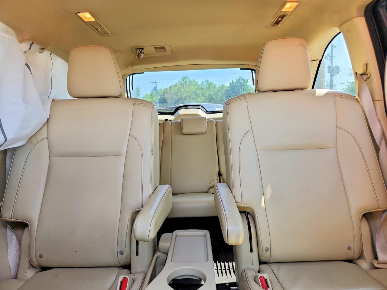 2015 Toyota Highlander Xle Beige vin: 5TDJKRFH7FS183757