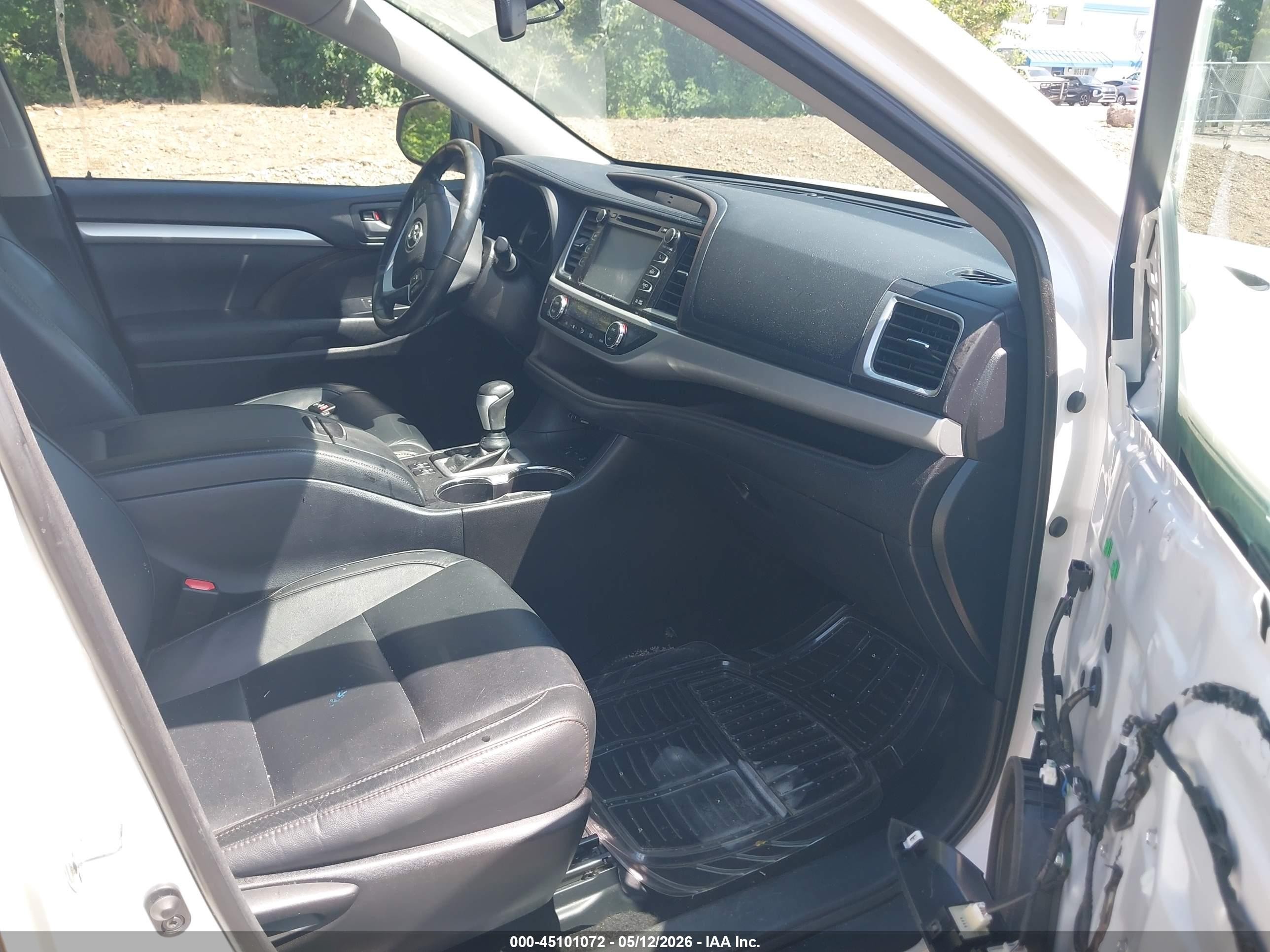 2015 Toyota Highlander Xle V6 White vin: 5TDJKRFH7FS183970