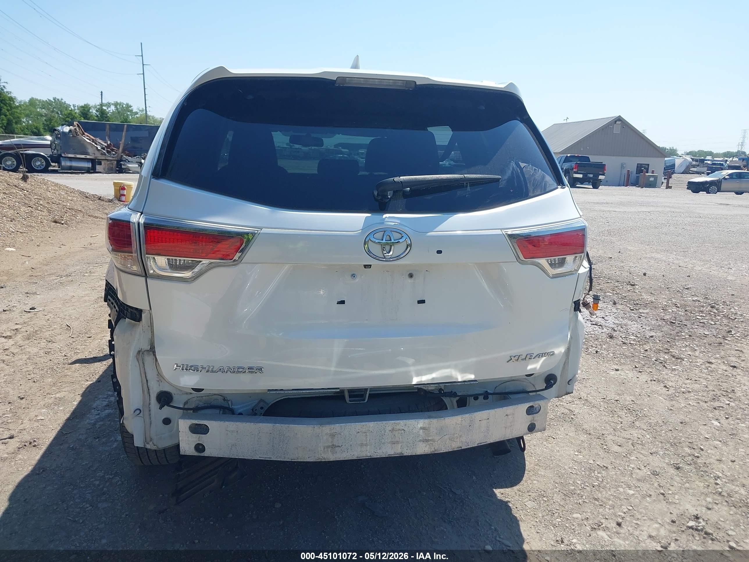 2015 Toyota Highlander Xle V6 White vin: 5TDJKRFH7FS183970
