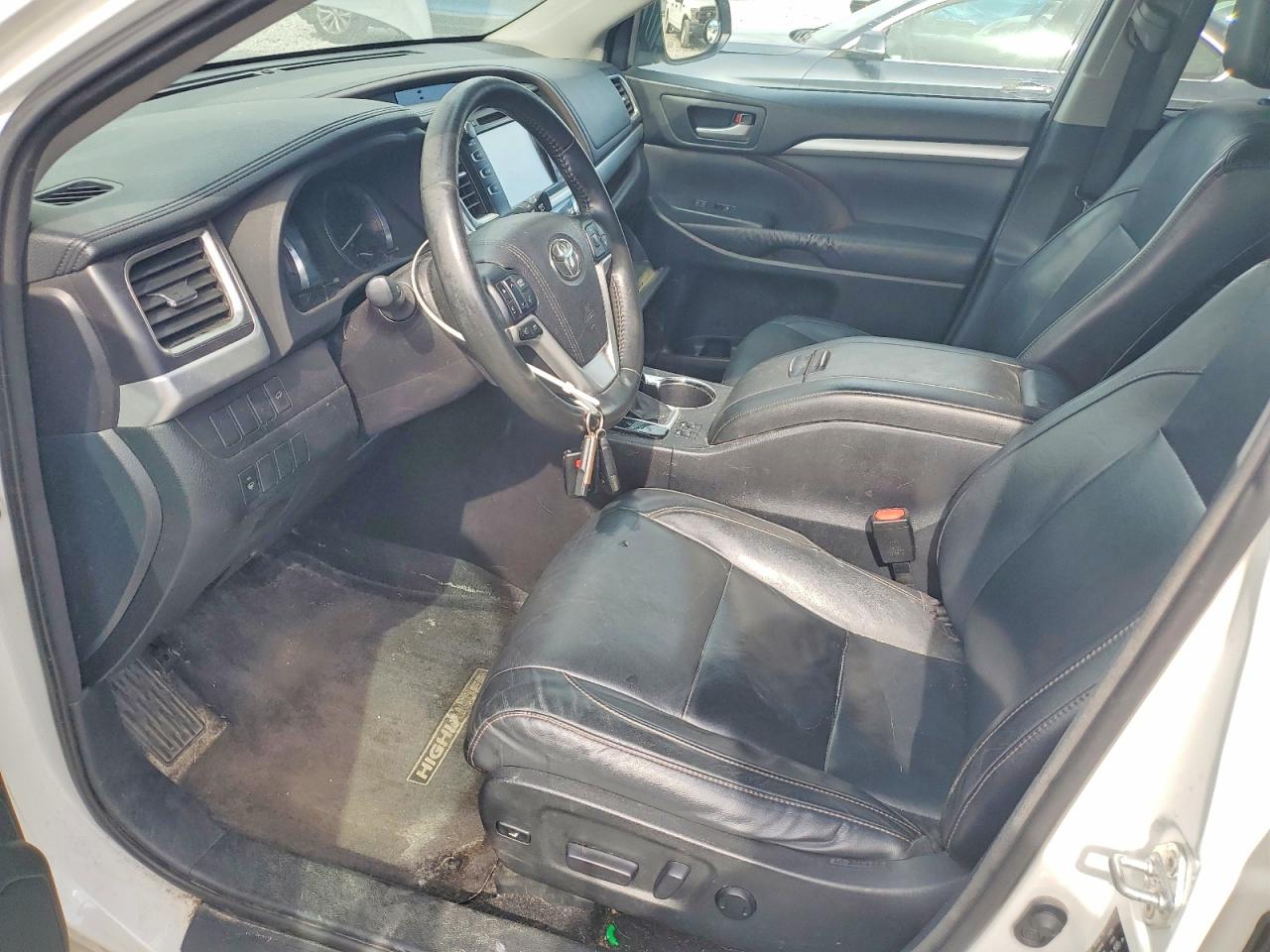 2015 Toyota Highlander Xle White vin: 5TDJKRFH7FS185086