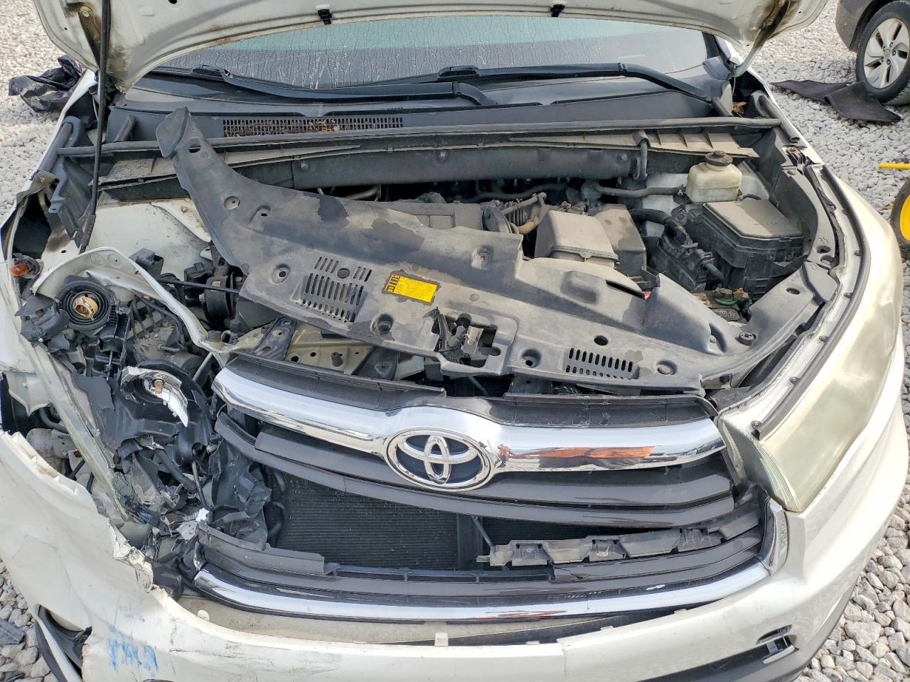 2015 Toyota Highlander Xle White vin: 5TDJKRFH7FS185086